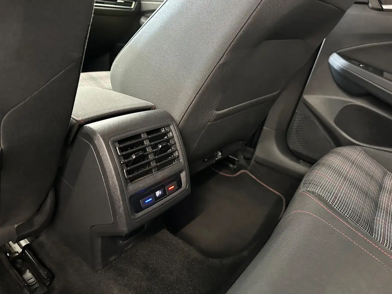 Volkswagen Golf GTI Golf 2.0 TSI GTI DSG 10