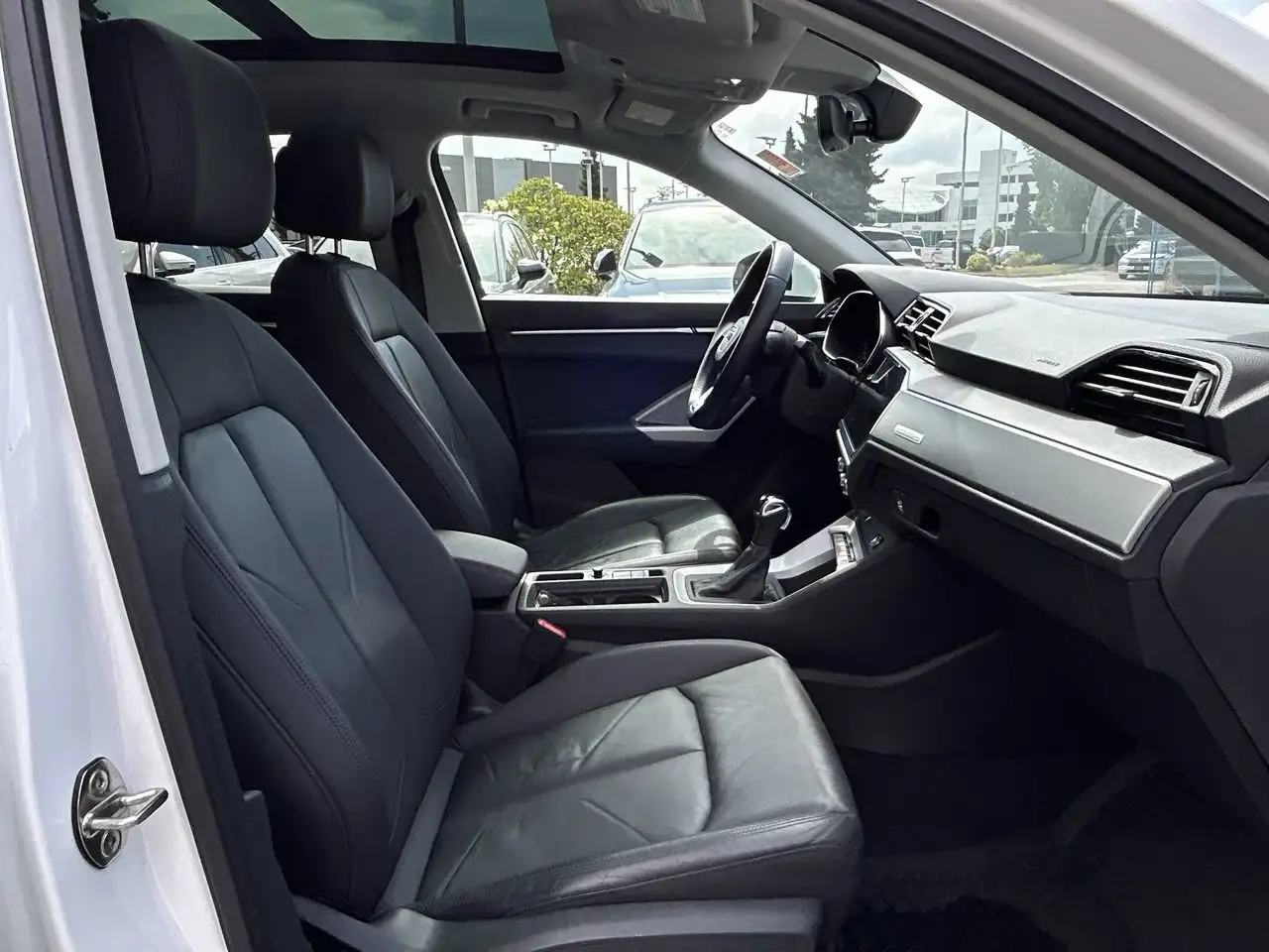 Audi Q3 снимка Audi Q3