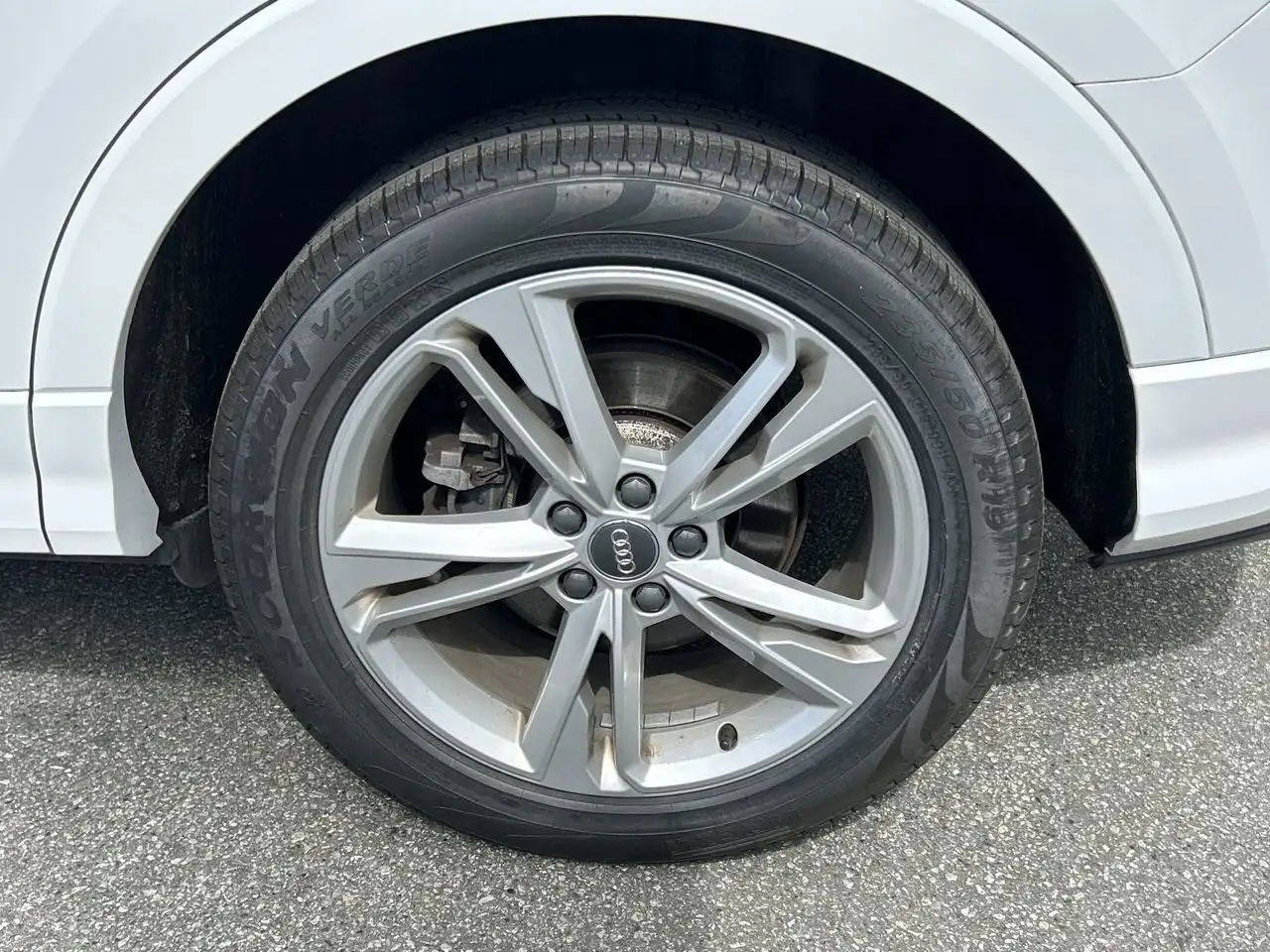 Audi Q3 снимка Audi Q3