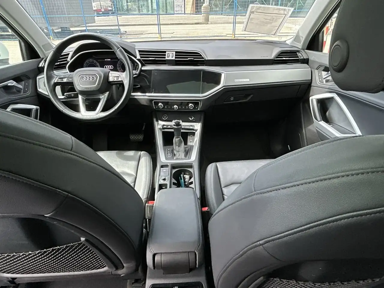 Audi Q3 снимка Audi Q3