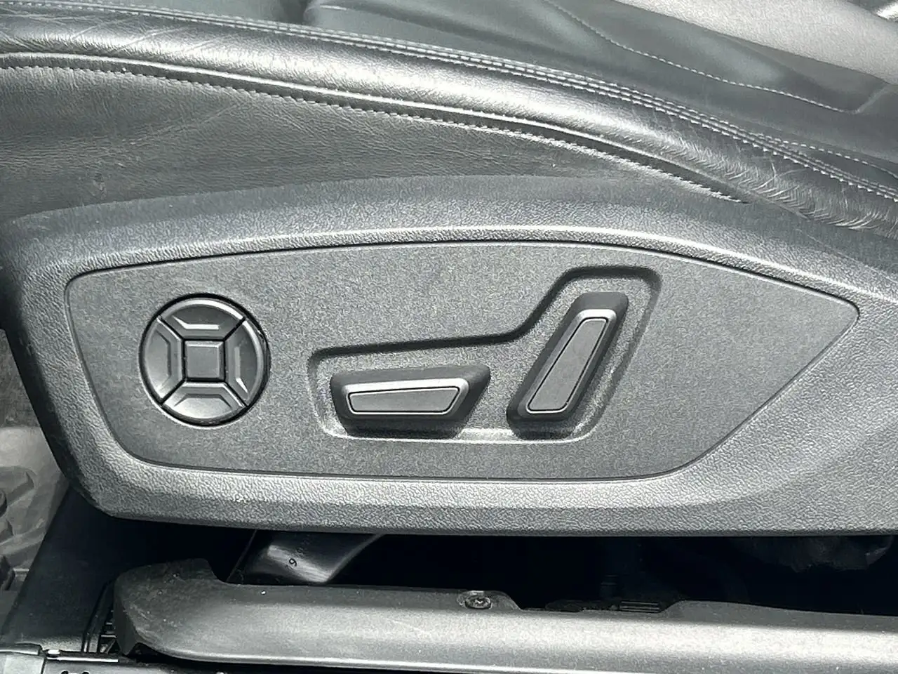 Audi Q3 снимка Audi Q3