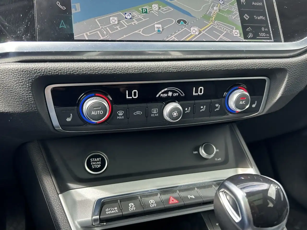 Audi Q3 снимка Audi Q3