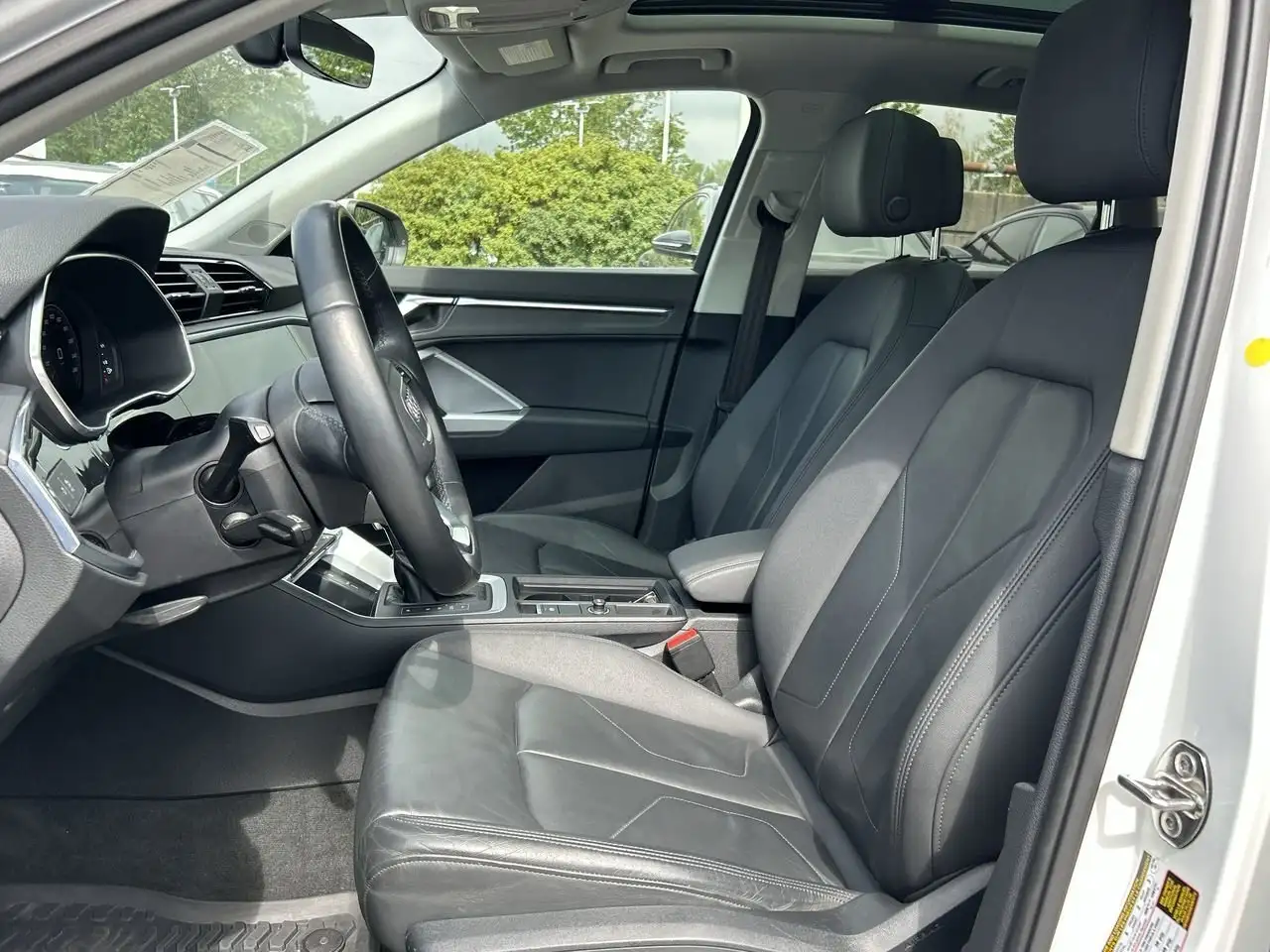 Audi Q3 снимка Audi Q3