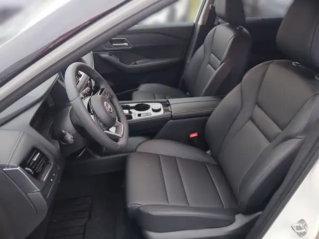 Nissan X-Trail X-TRAIL Tekna 1.5 VC-T e-4orce 214 PS 5S mit Glasdach Ansicht 7