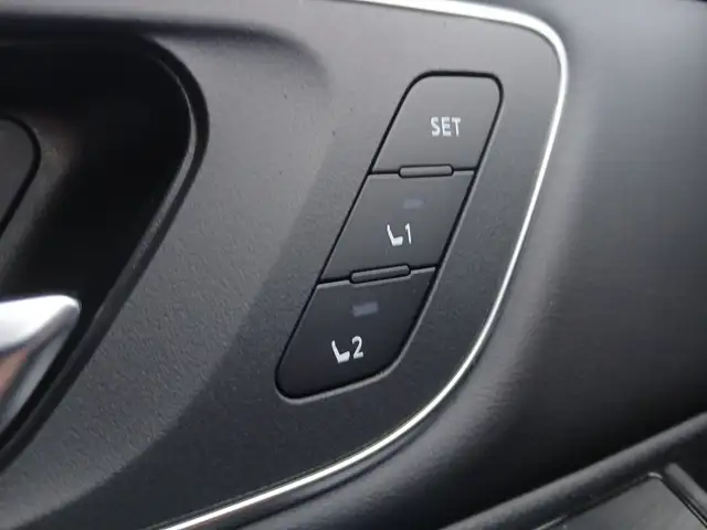 Nissan X-Trail X-TRAIL Tekna 1.5 VC-T e-4orce 214 PS 5S mit Glasdach Ansicht 13