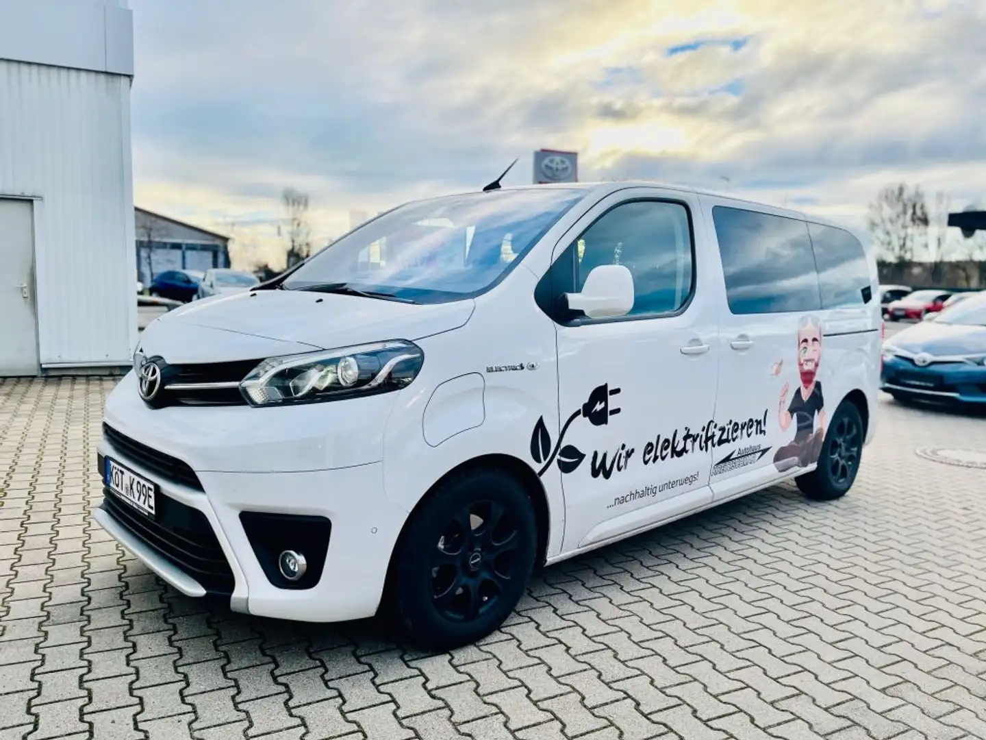 Toyota Proace Electric(75 kWh)L1(7-Si.)Verso Executive inkl. WKR Blanc - 2