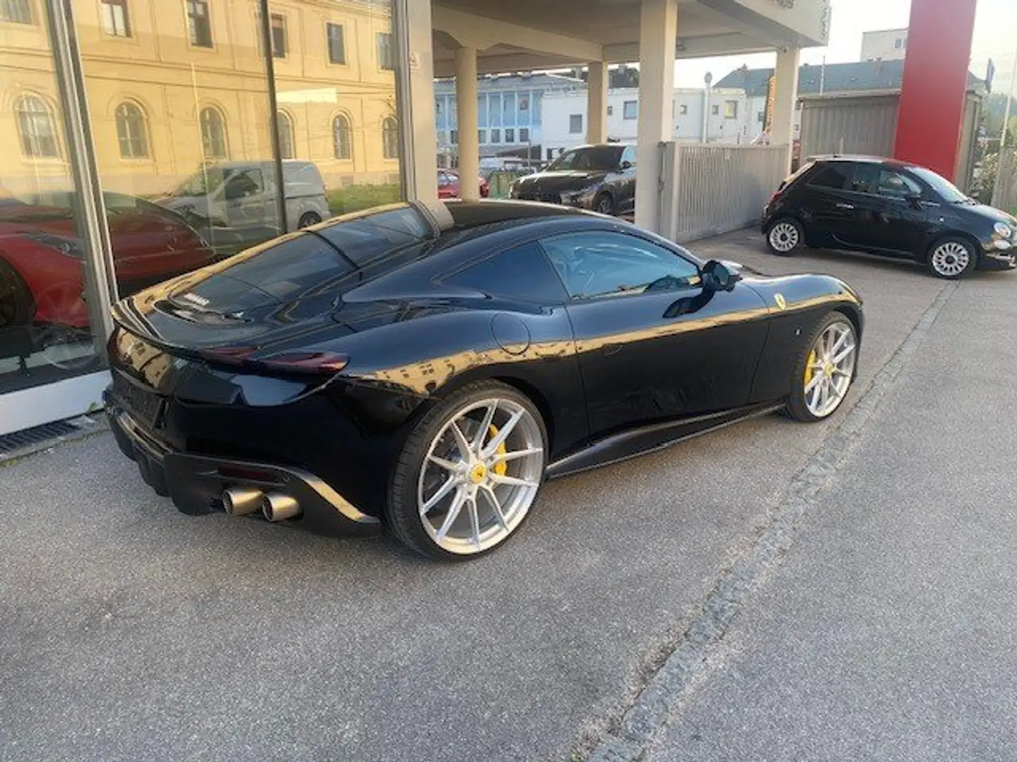 Ferrari Roma Schwarz - 2