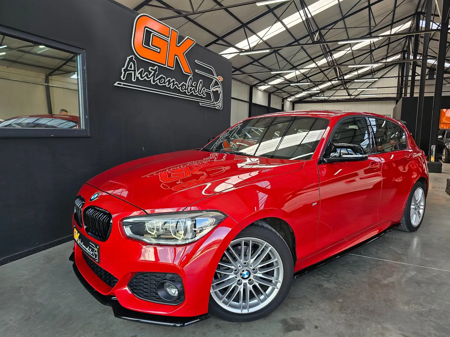 BMW 116 d Auto // Pack M  + Performance Look M140i Červená - 1