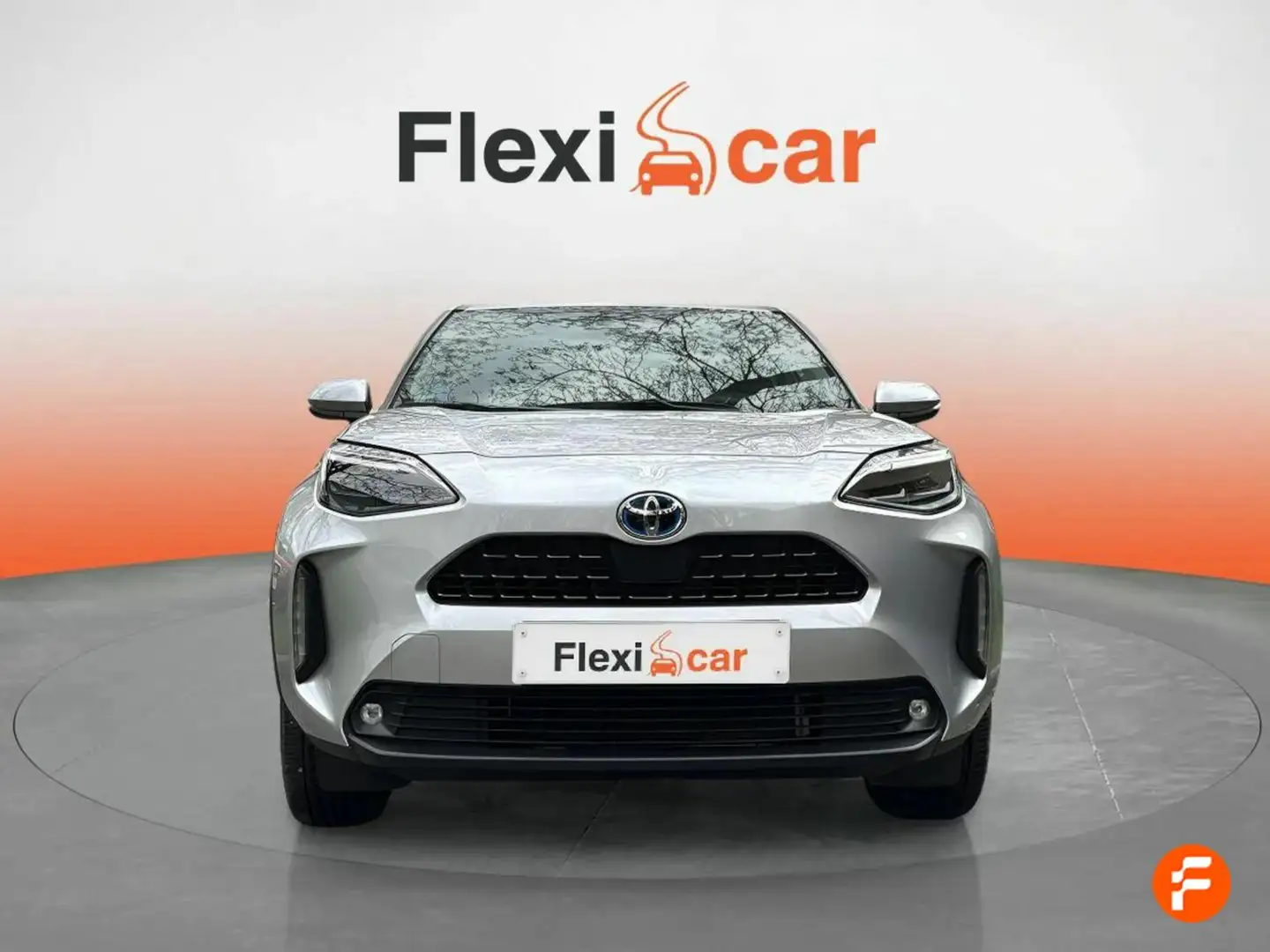 Toyota Yaris Cross 1.5 120H Adventure Gris - 2