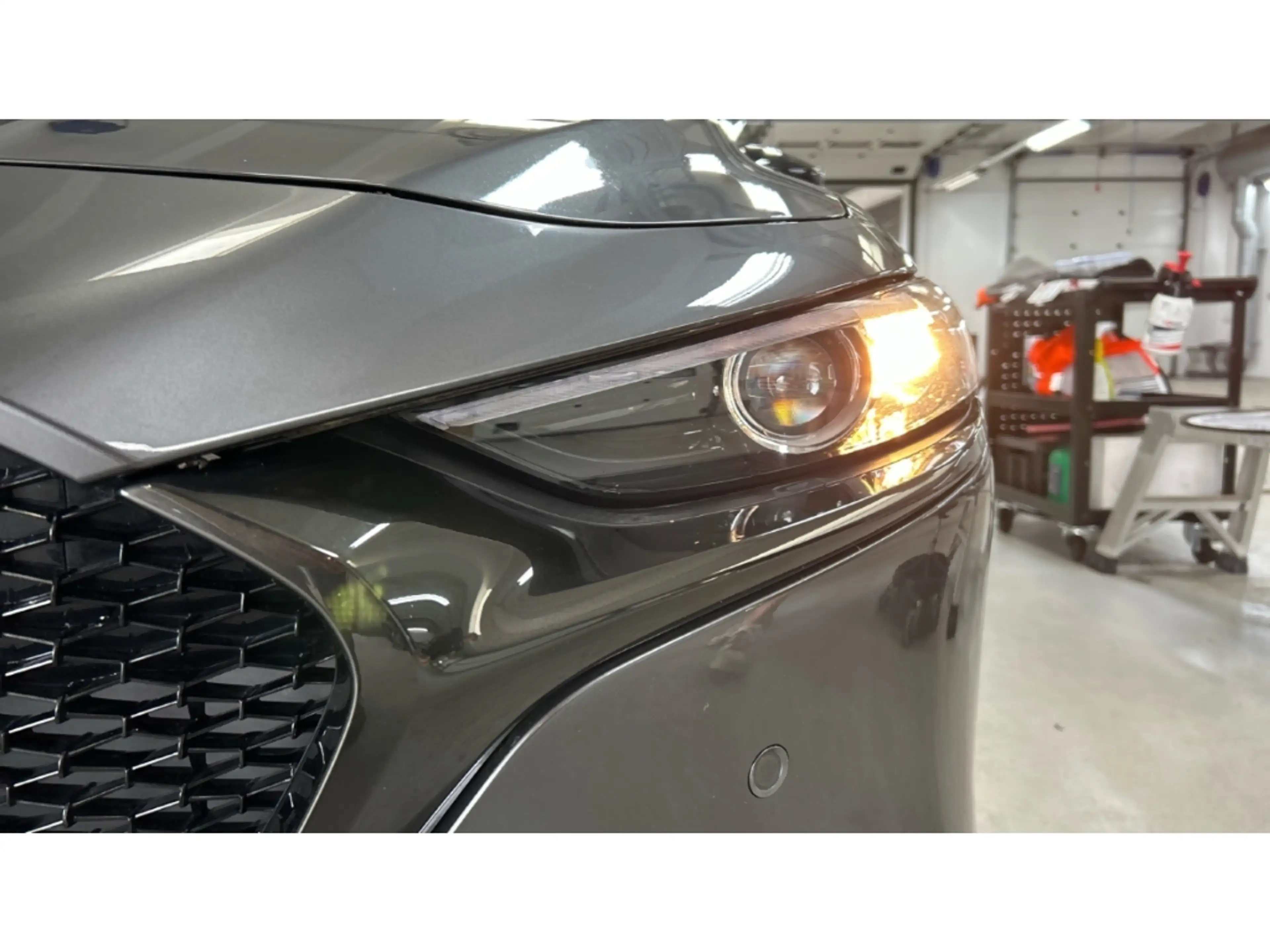 Mazda 3 2.0 SKYACTIV-G Homura Kamera Head-Up Navi LED — photo 14