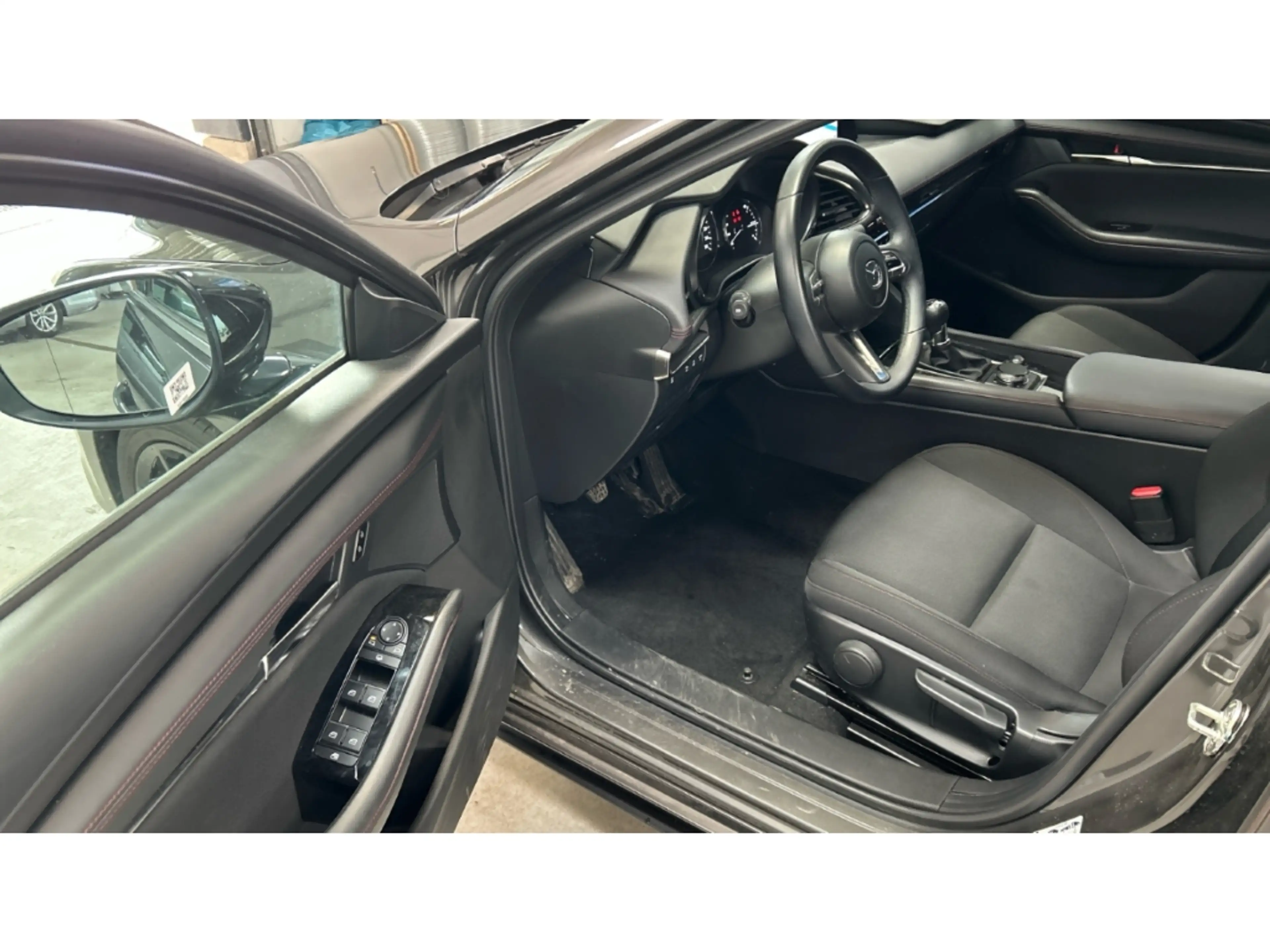 Mazda 3 2.0 SKYACTIV-G Homura Kamera Head-Up Navi LED — photo 5