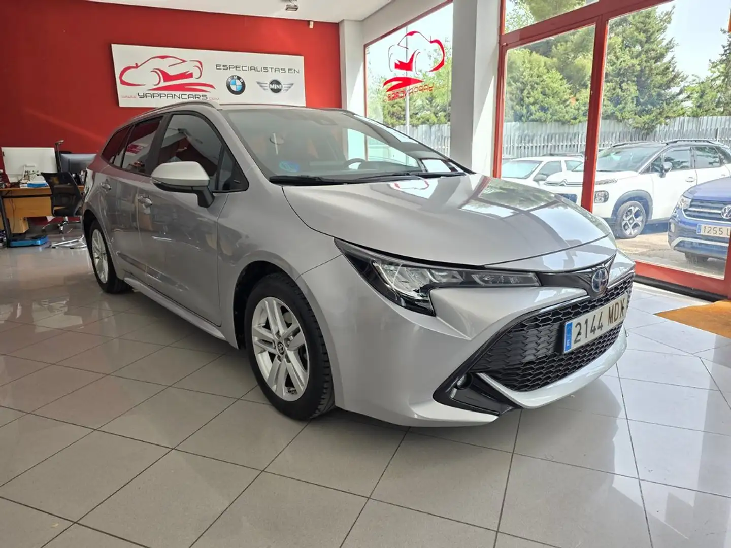 Toyota Corolla 1.8 125H ACTIVE TECH E-CVT TOU SPORT Gris - 1