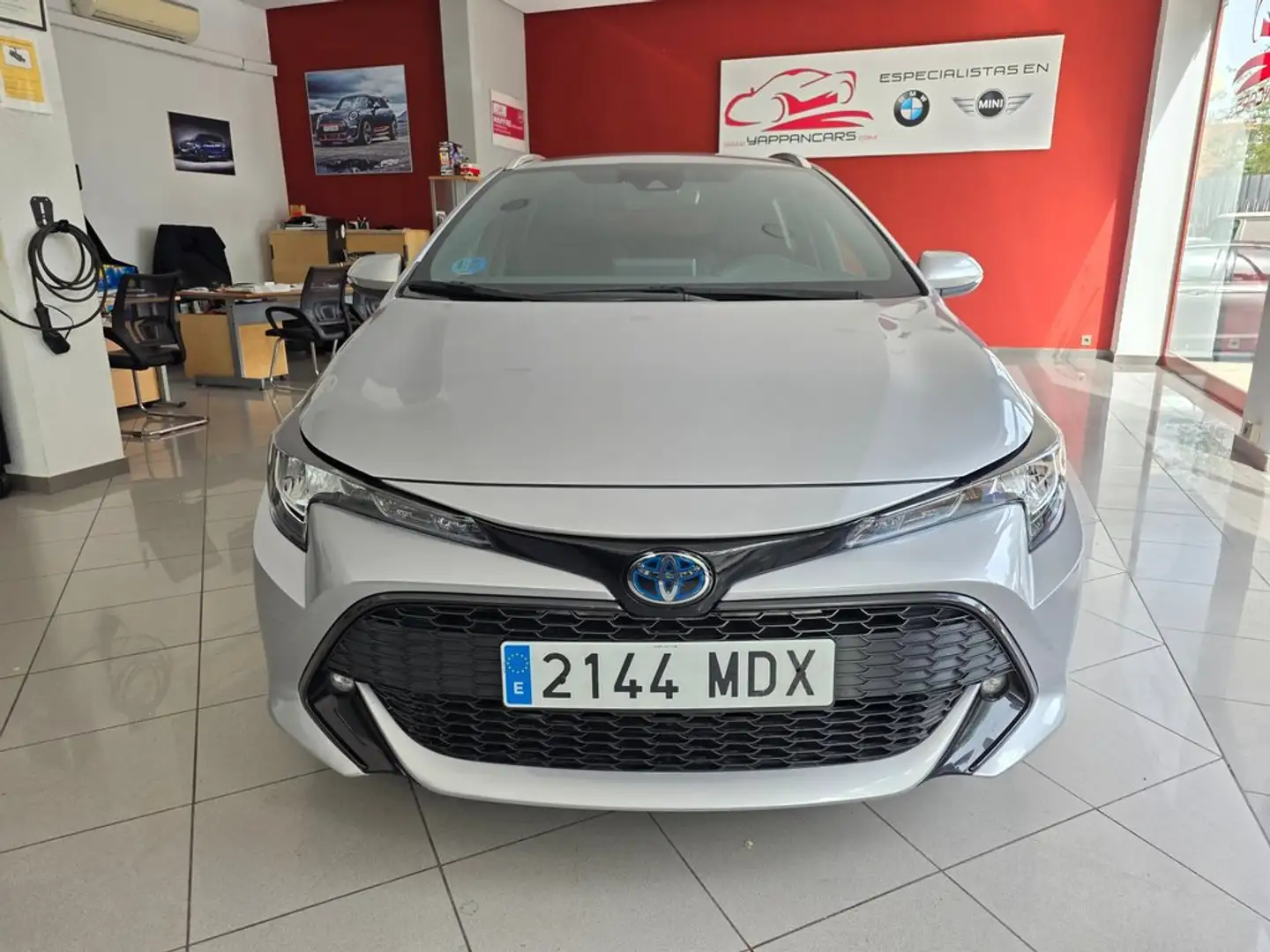 Toyota Corolla 1.8 125H ACTIVE TECH E-CVT TOU SPORT Gris - 2