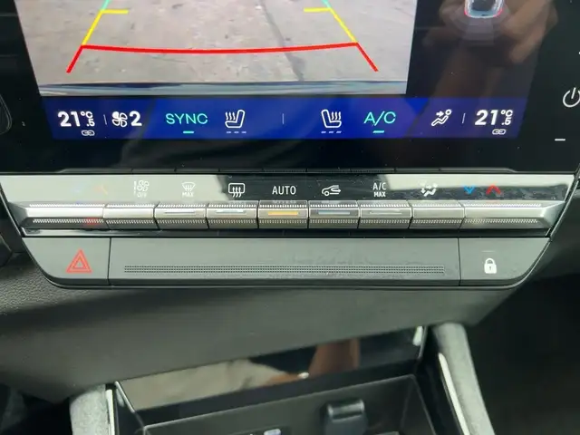 Renault Austral view 16