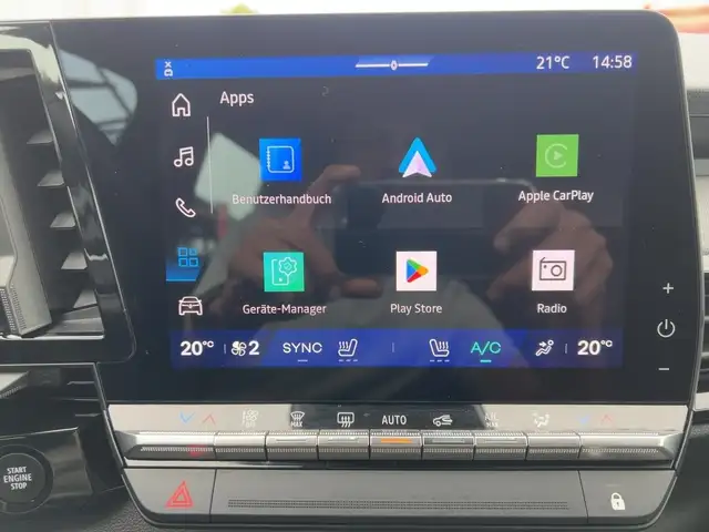 Renault Austral view 14