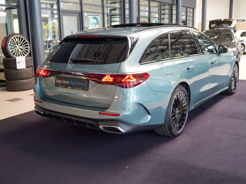 Mercedes-Benz E 300 E 300 de T AMG DIGITAL LIGHT Panorama Airmatic — photo 3