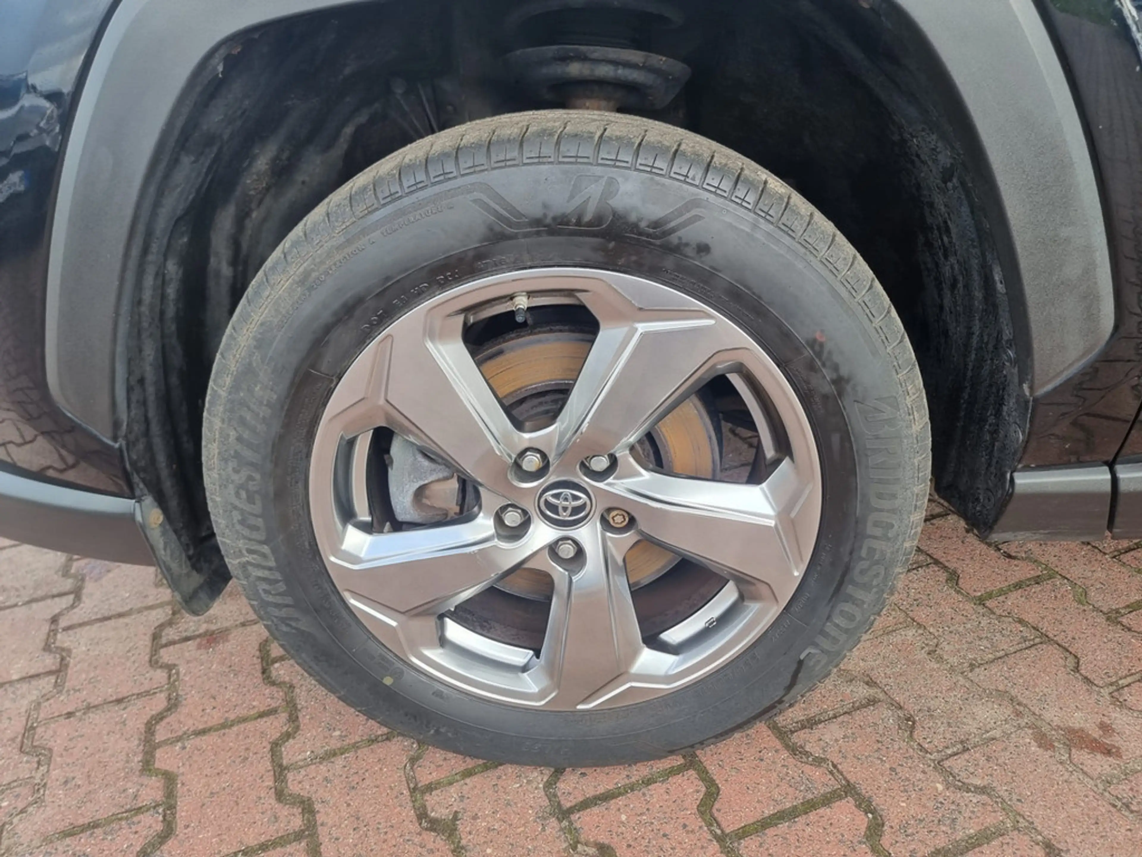 Toyota RAV 4 — photo 21