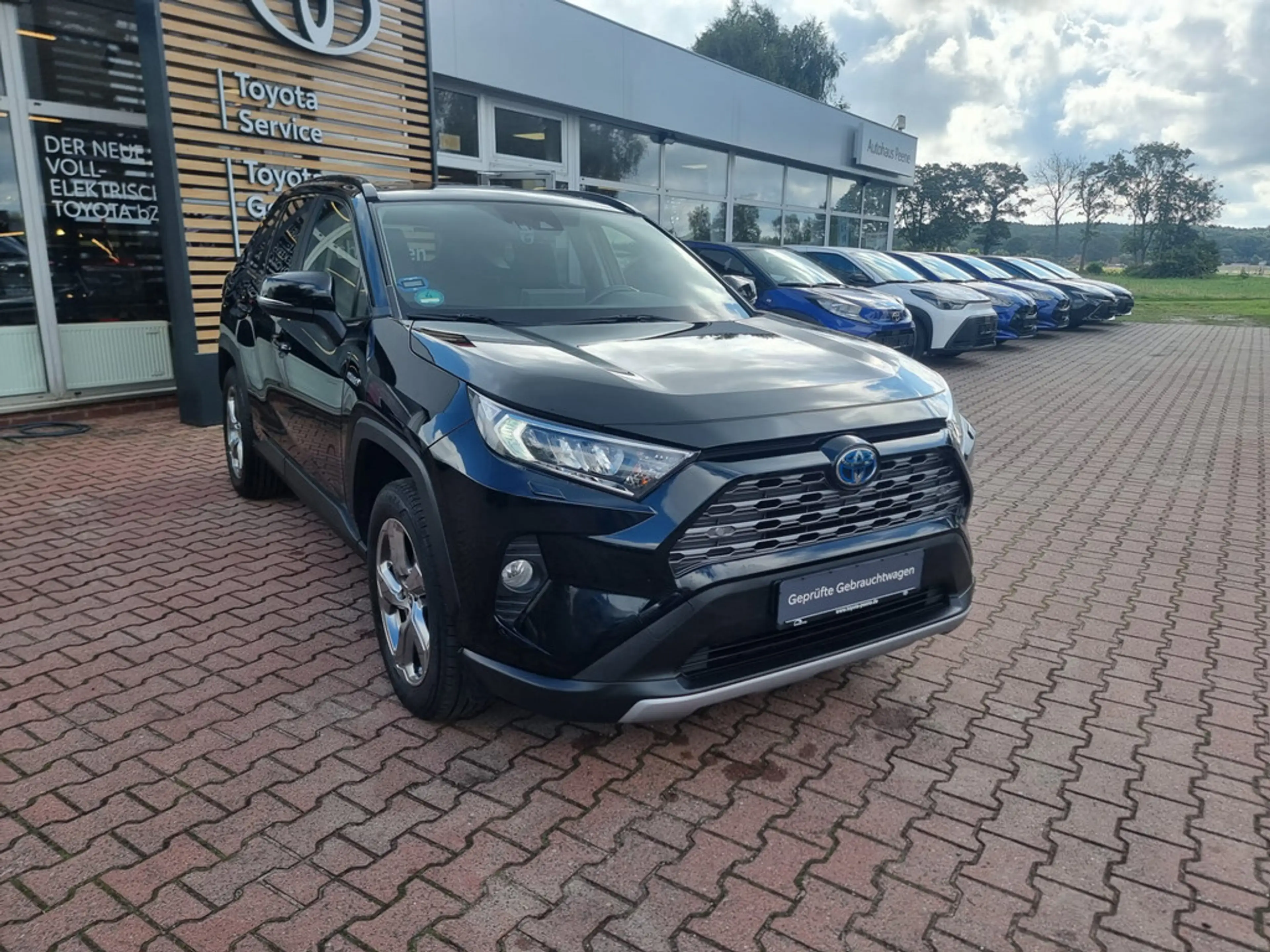 Toyota RAV 4 — photo 24