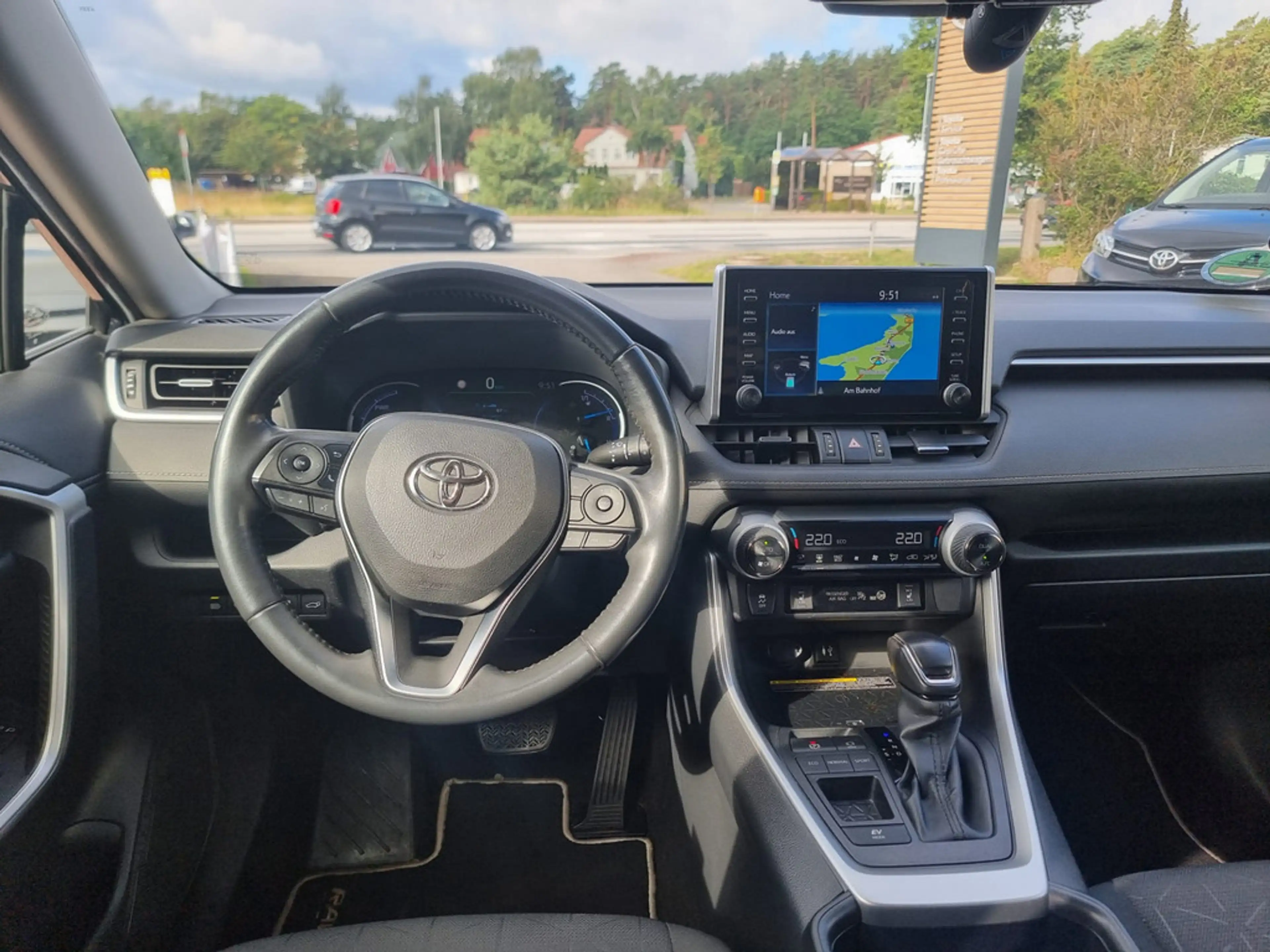Toyota RAV 4 — photo 10