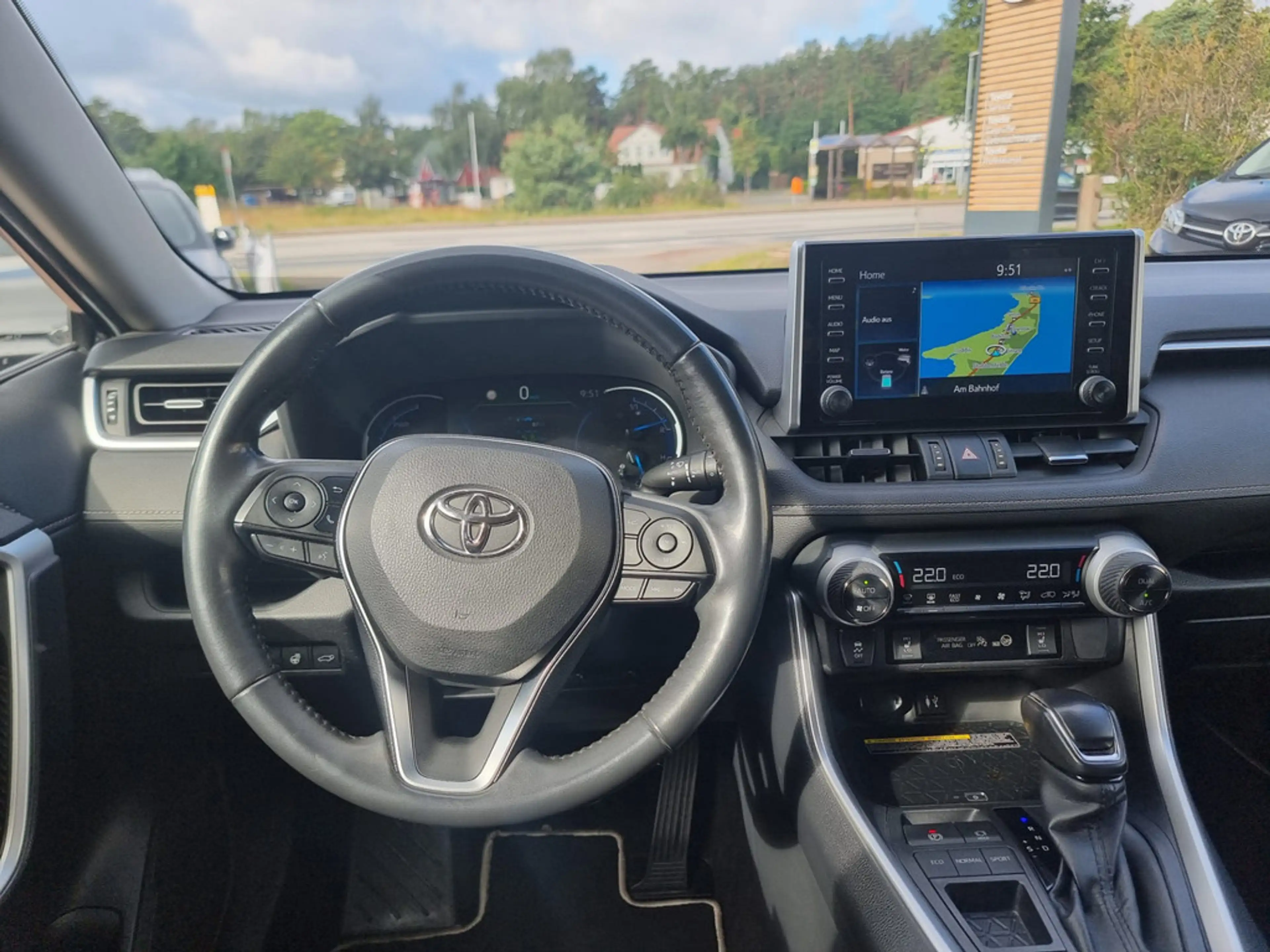 Toyota RAV 4 — photo 11