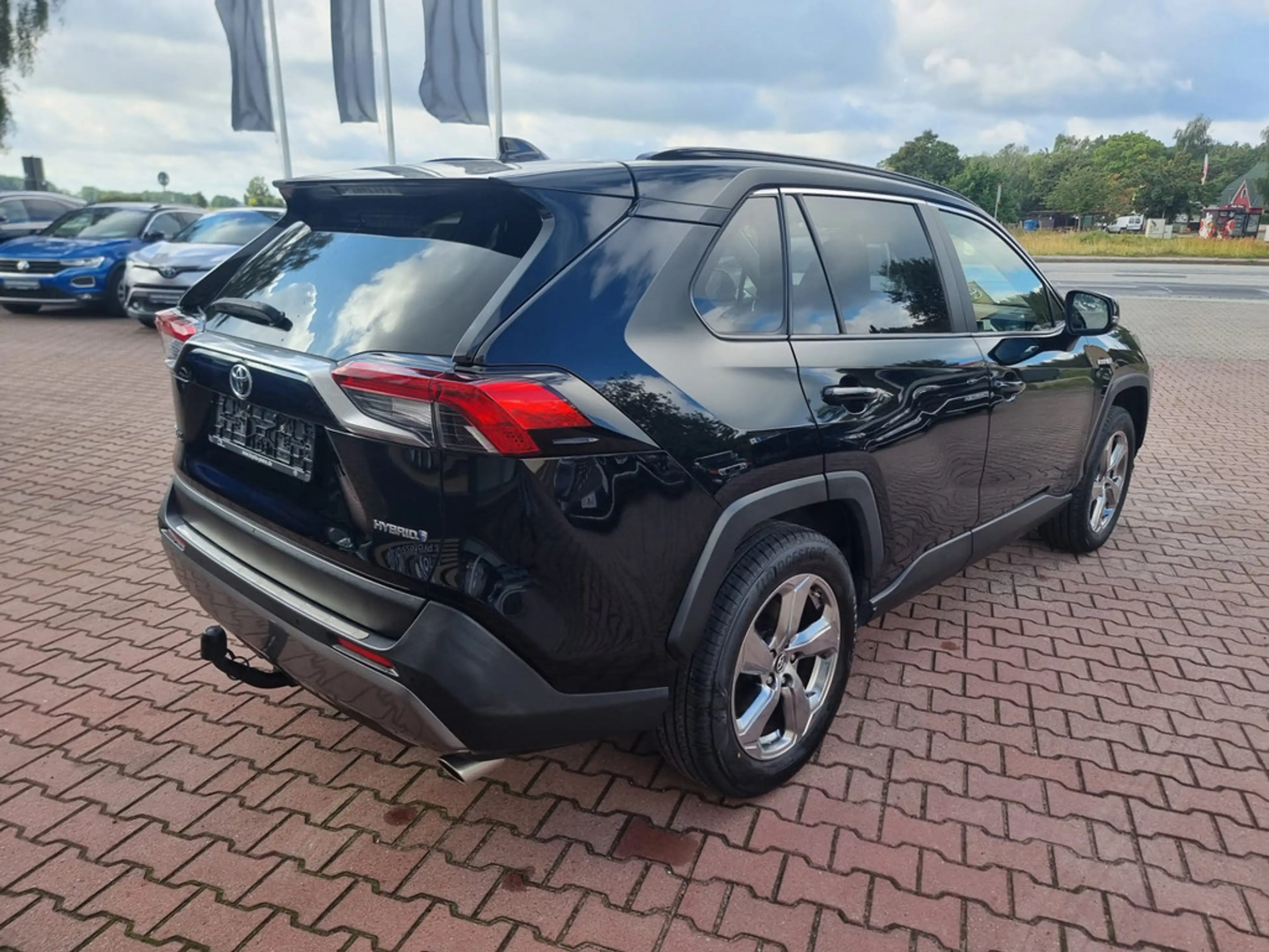 Toyota RAV 4 — photo 23