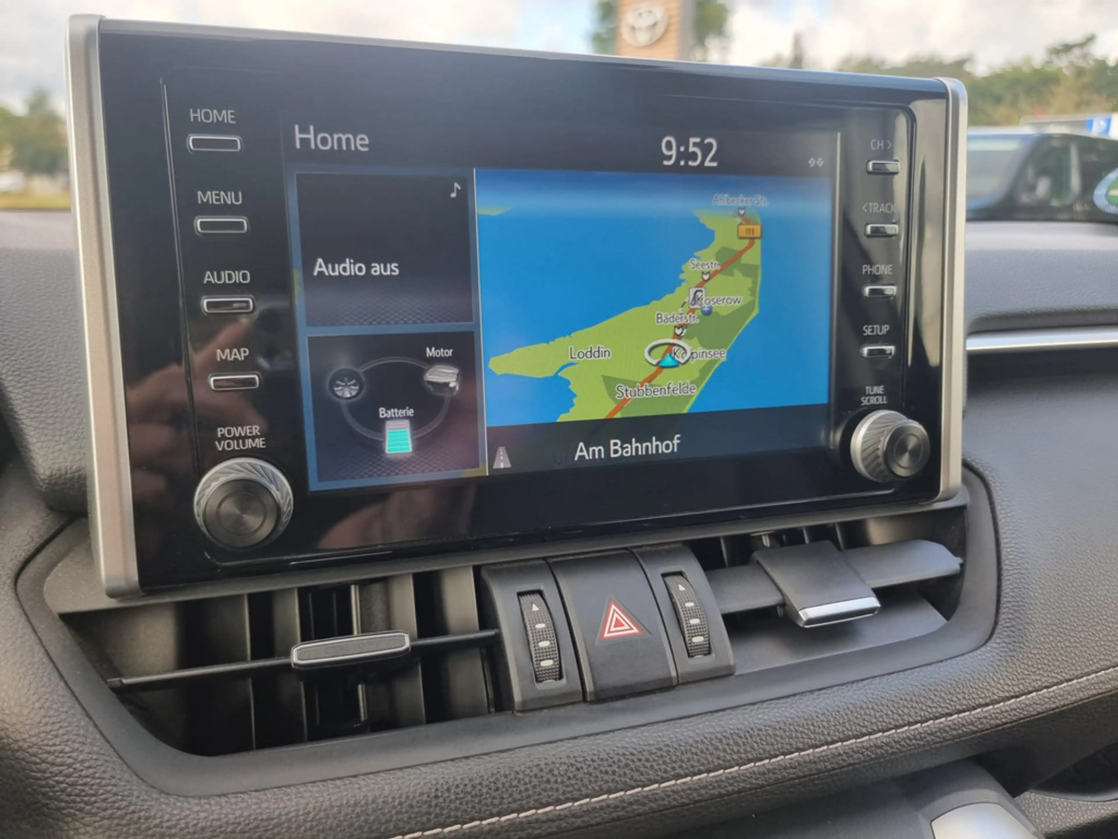 Toyota RAV 4 — photo 16