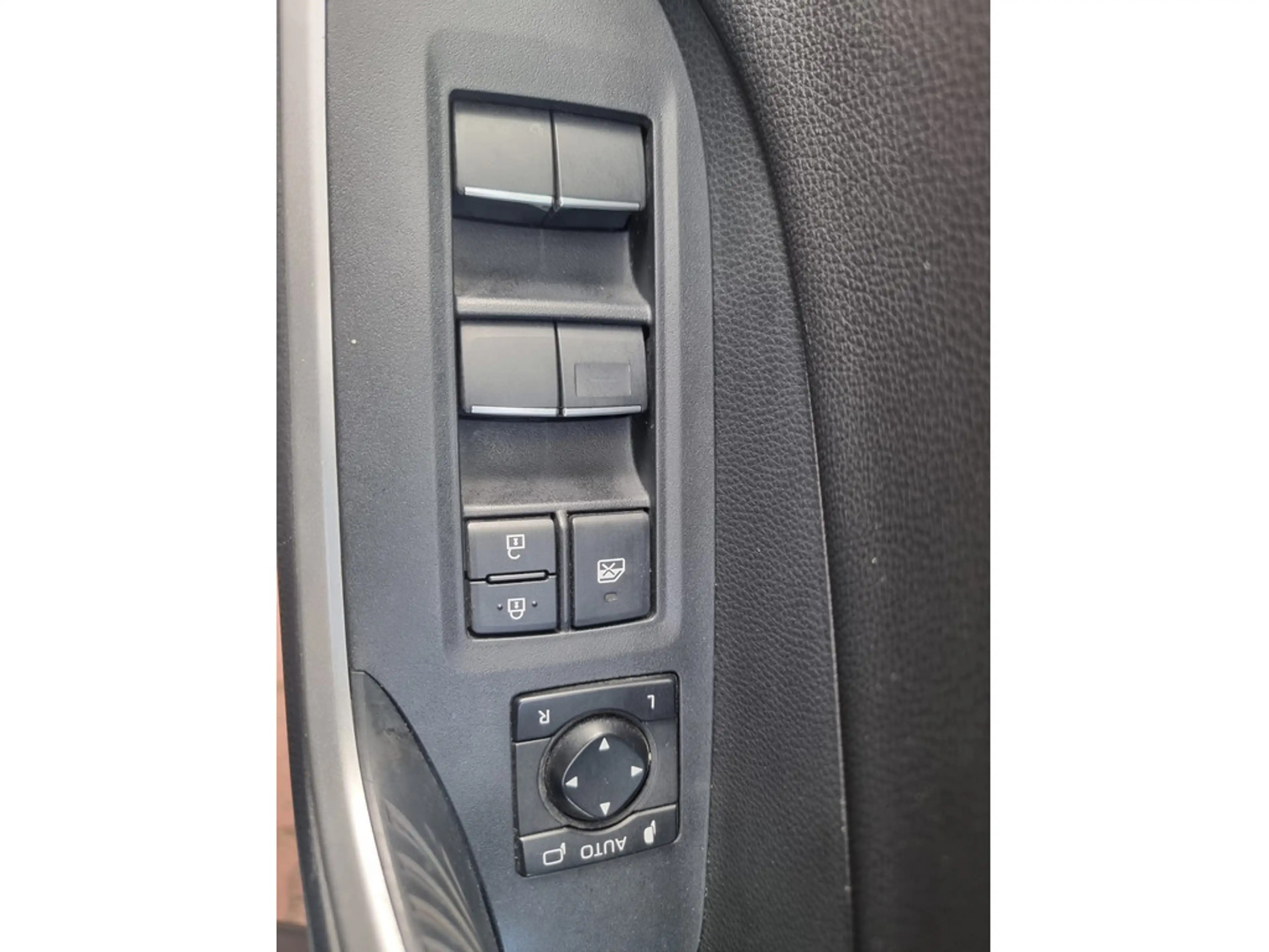 Toyota RAV 4 — photo 20