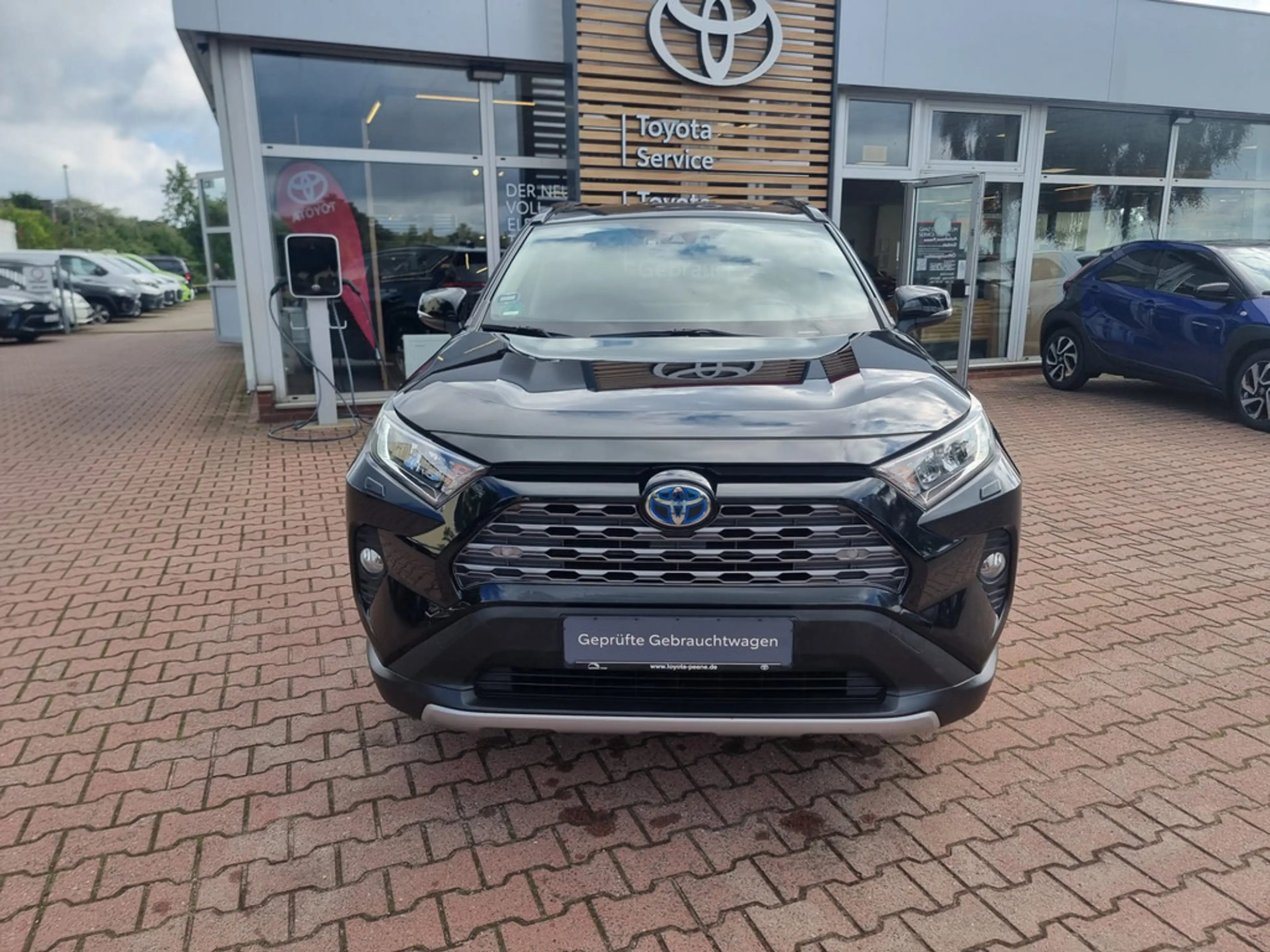 Toyota RAV 4 — photo 5