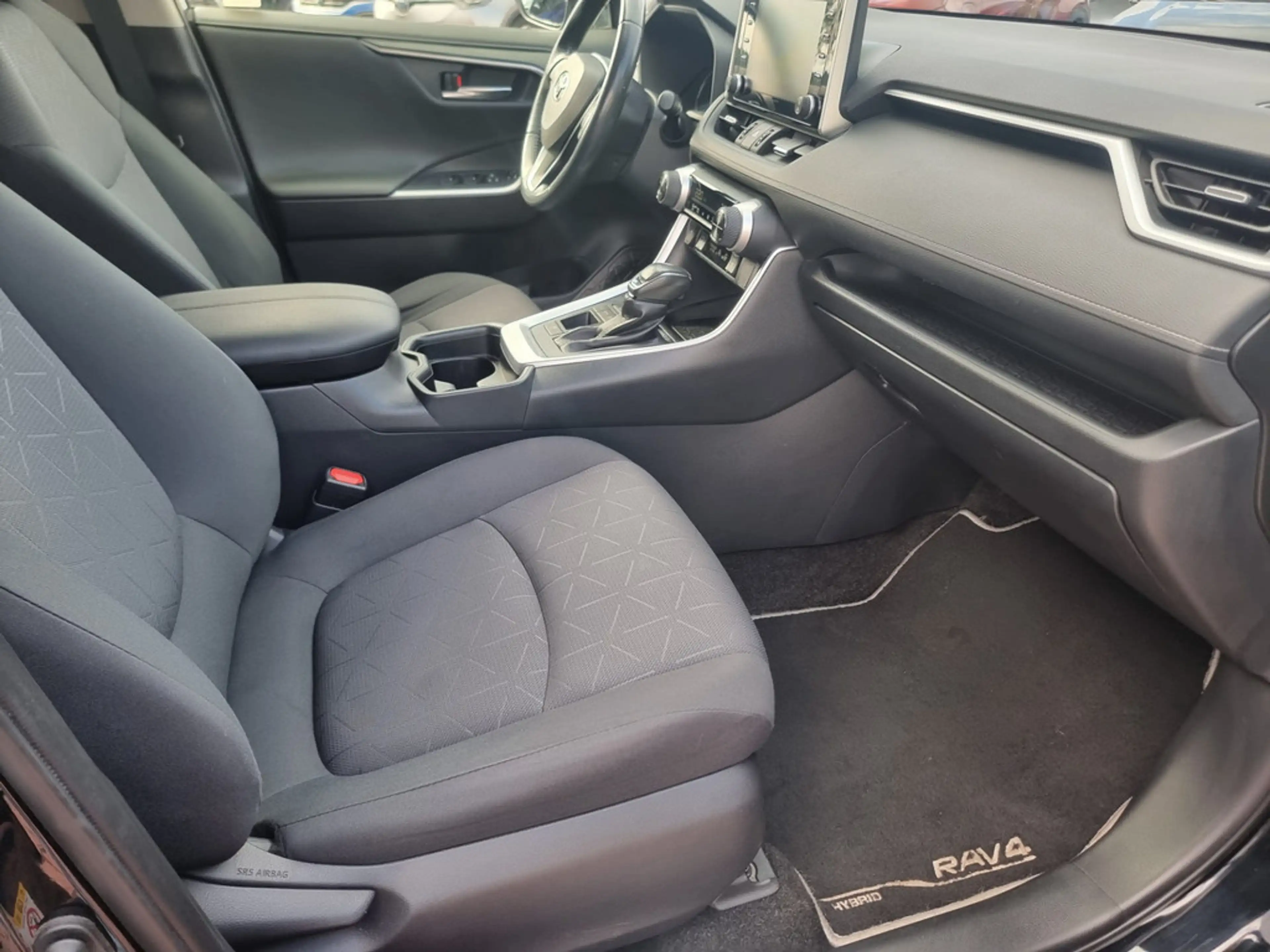 Toyota RAV 4 — photo 7