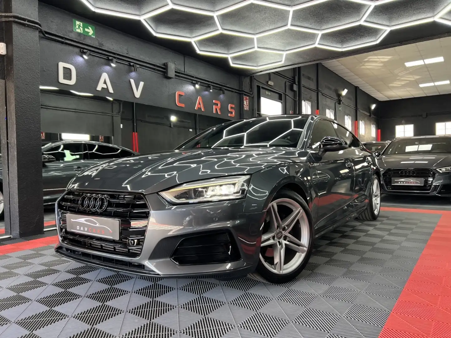 Audi A5 Sportback 40 TFSI Black line S tronic Gris - 1