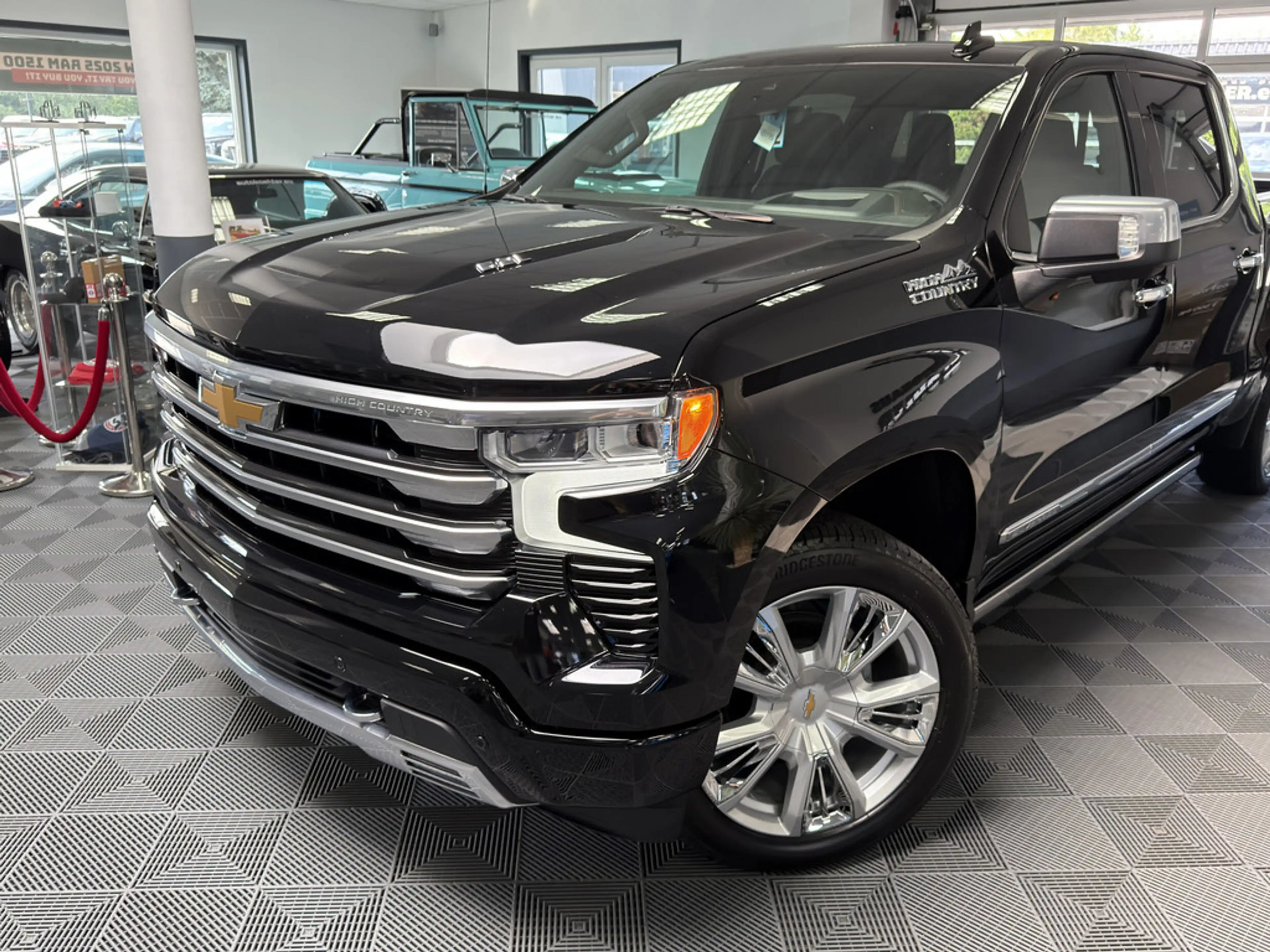 Chevrolet Silverado High Country MY 25 6.2l V8 — photo 3