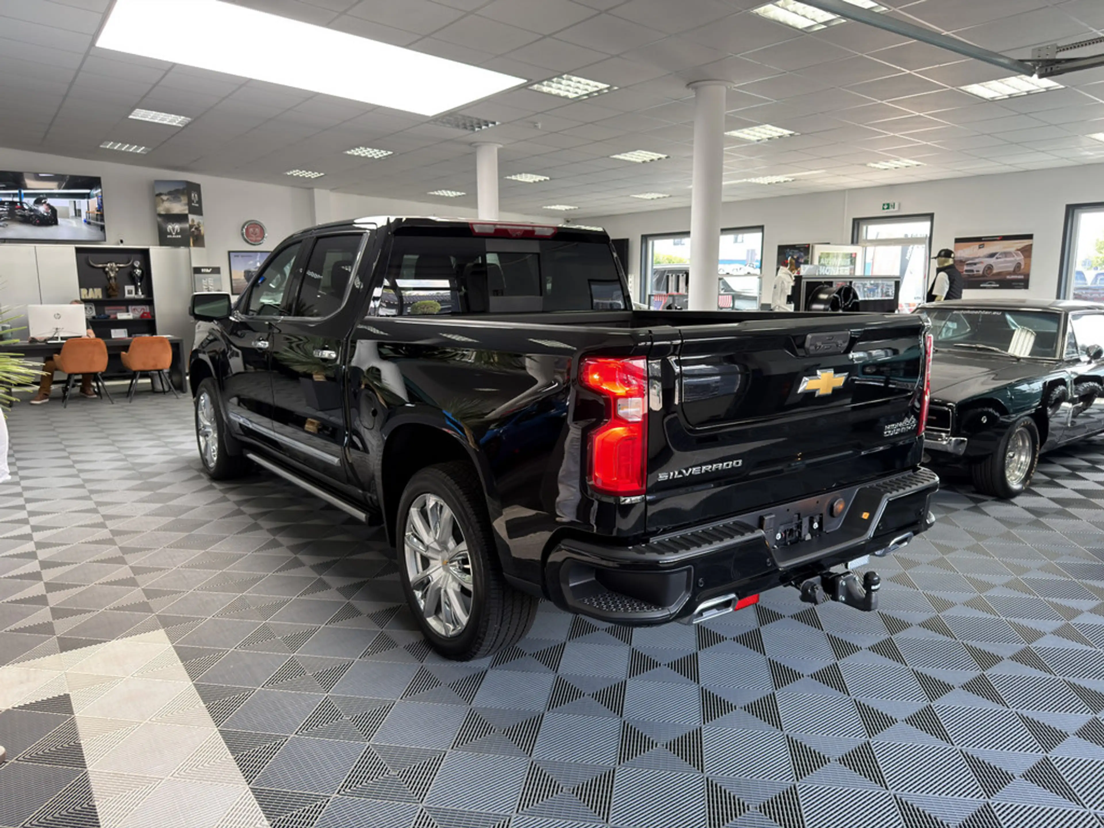 Chevrolet Silverado High Country MY 25 6.2l V8 — photo 6