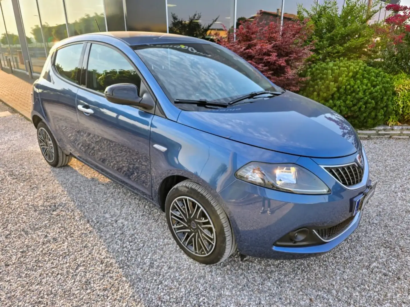 Lancia Ypsilon 1.2 69 CV 5 porte GPL Gold Blu/Azzurro - 2