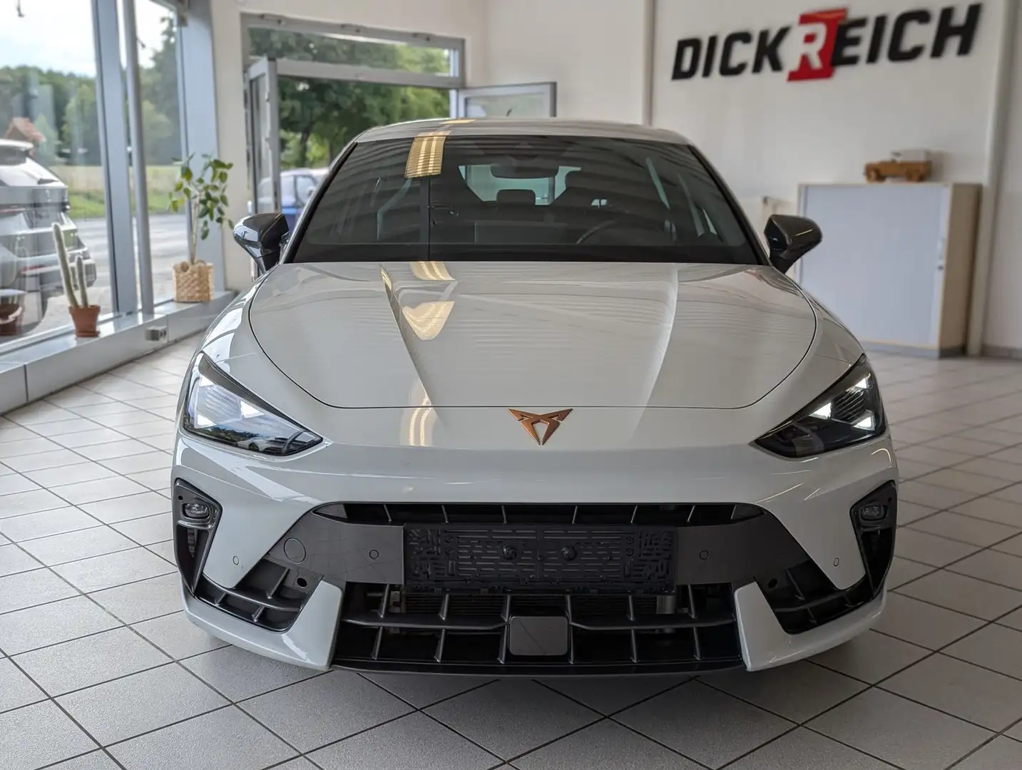 CUPRA Leon 1.5 eTSI Intelligent-Dynamic-Edge-Paket Blanco - 2