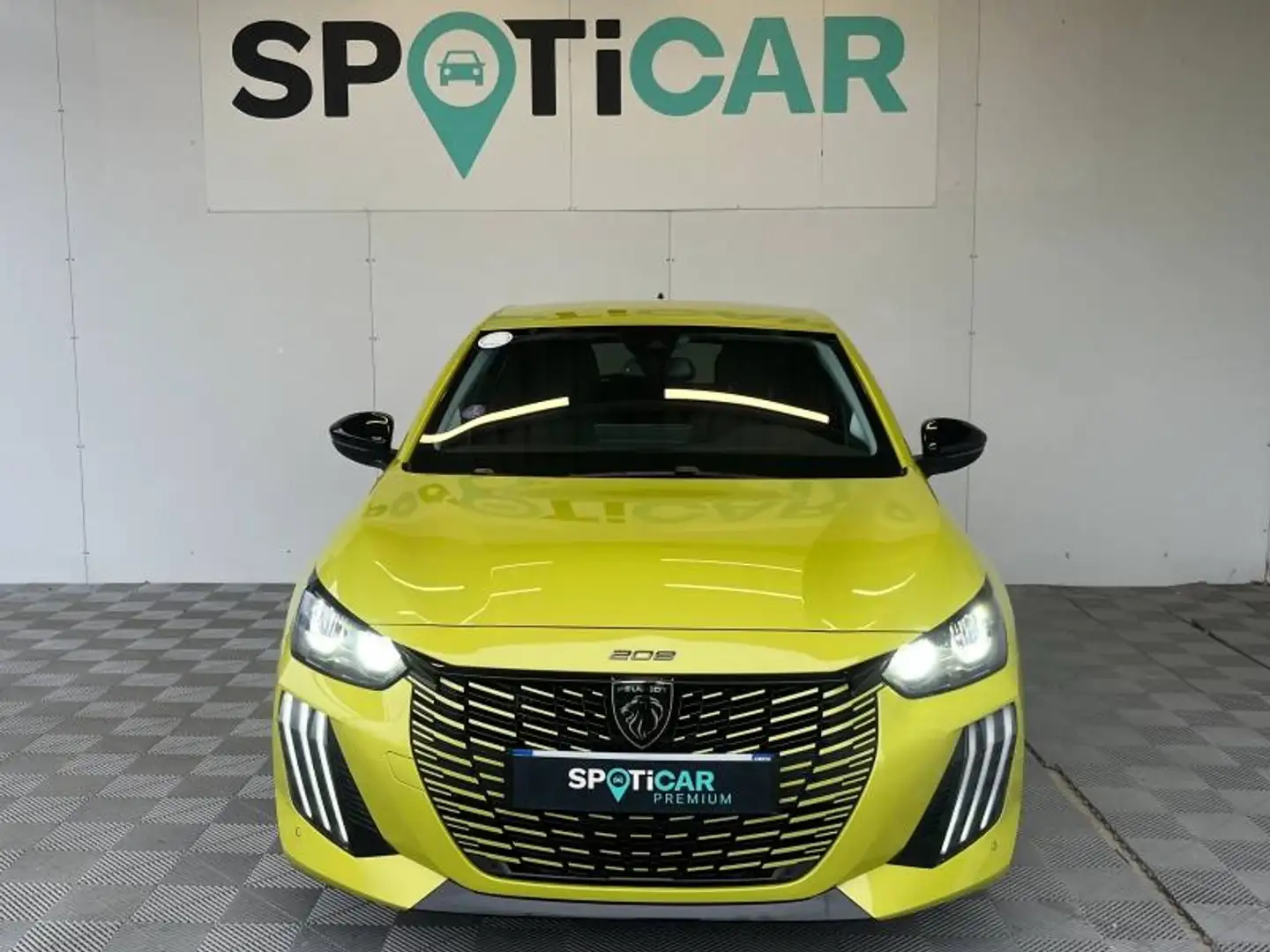 Peugeot 208 1.2 PureTech 100ch S\u0026S Allure  Pack Jaune - 2