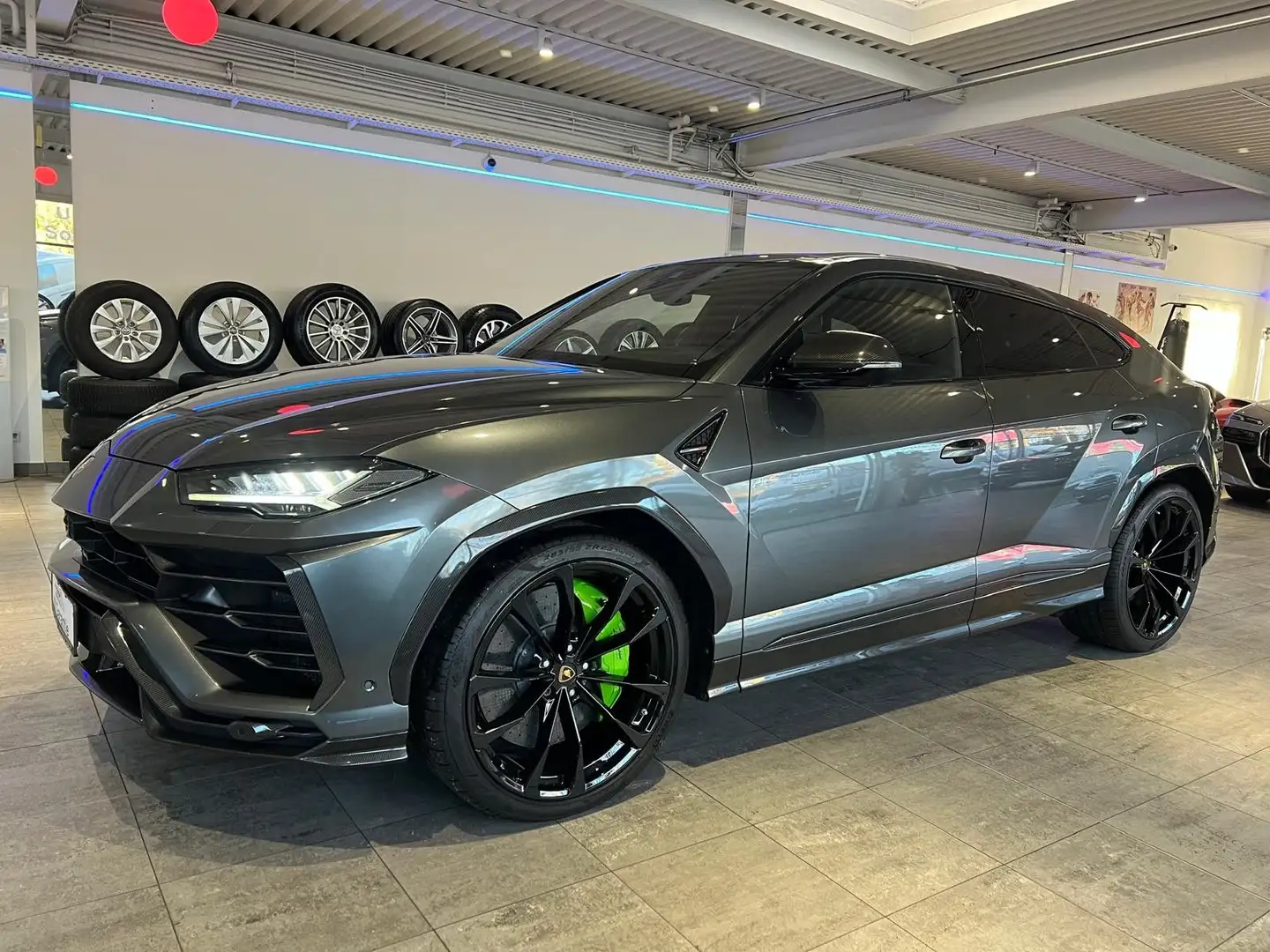 Lamborghini Urus *Großes Carbon Paket*Akrapovic*Garantie Grau - 1