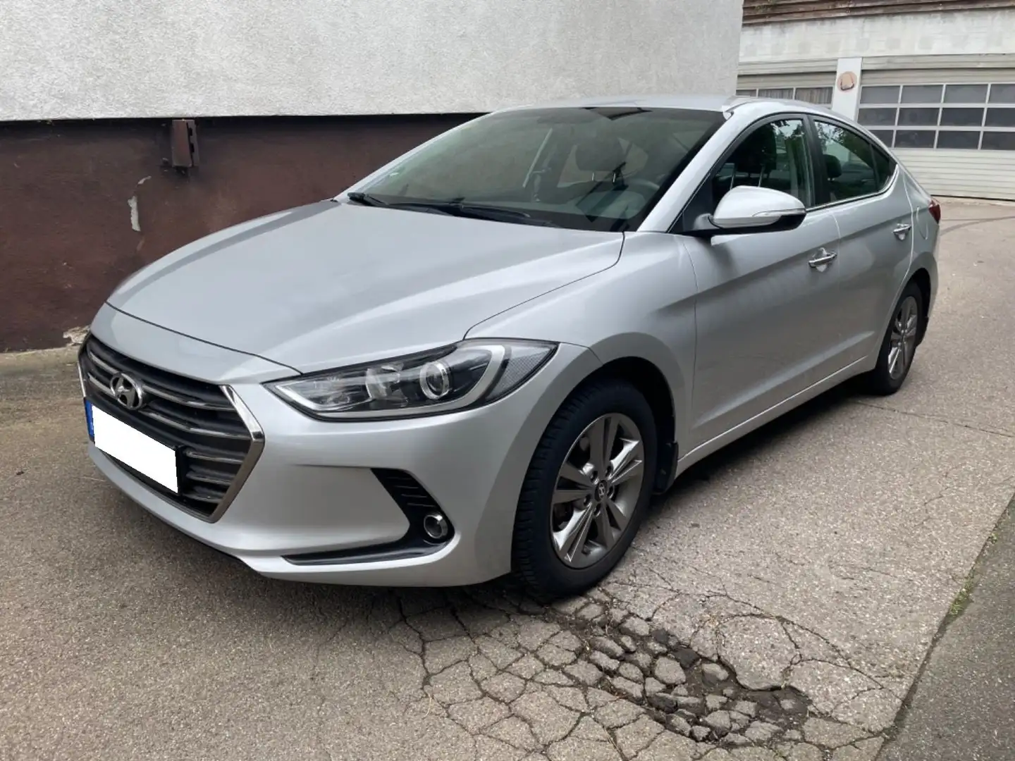 Hyundai ELANTRA Elantra 1,6 Comfort Aut.Comfort Zilver - 1