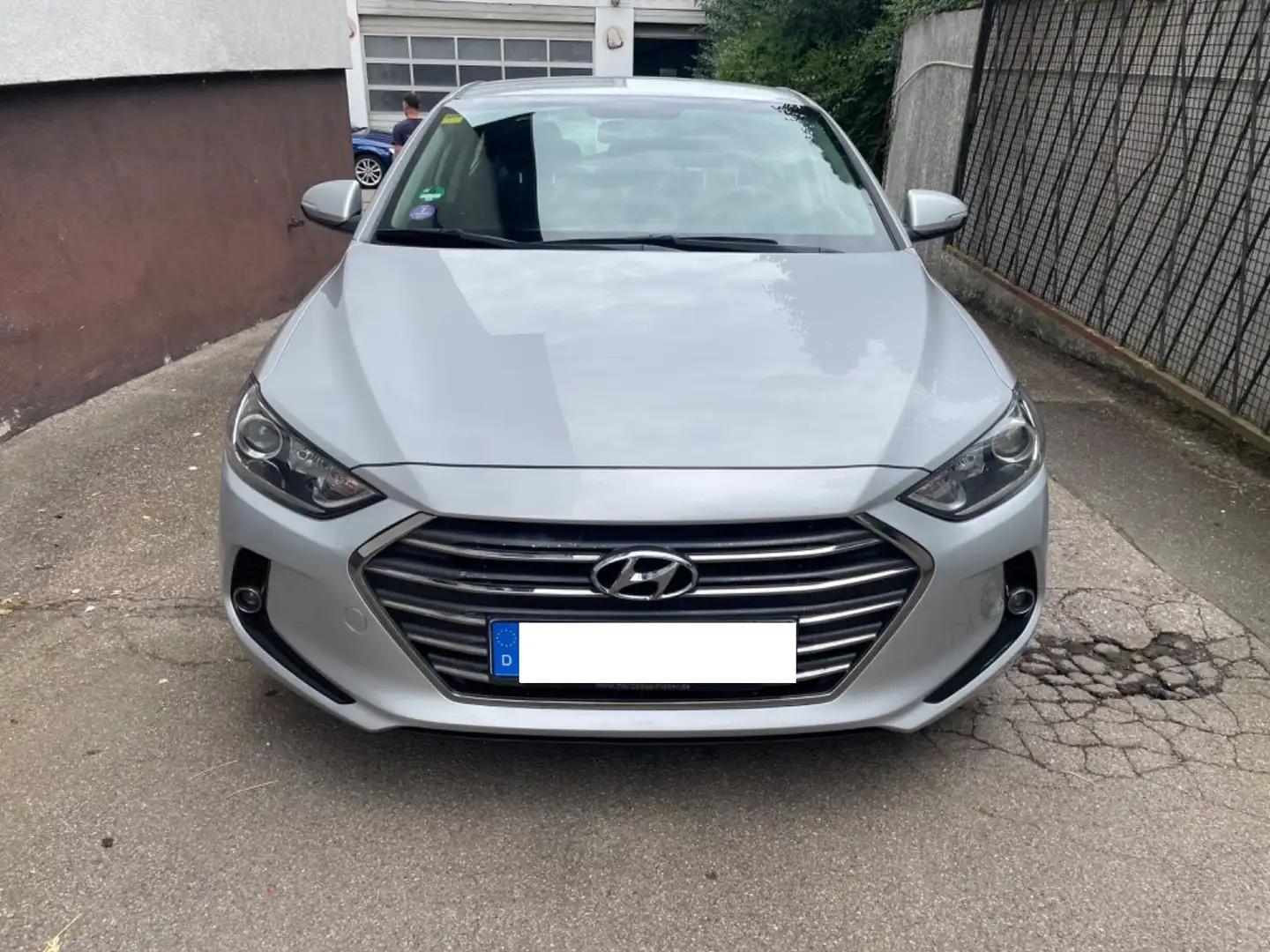 Hyundai ELANTRA Elantra 1,6 Comfort Aut.Comfort Zilver - 2