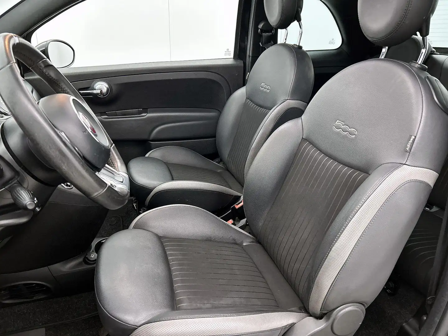 Fiat 500 1.0 Hybrid Rockstar | Panoramadak | Apple Carplay/ Zwart - 2