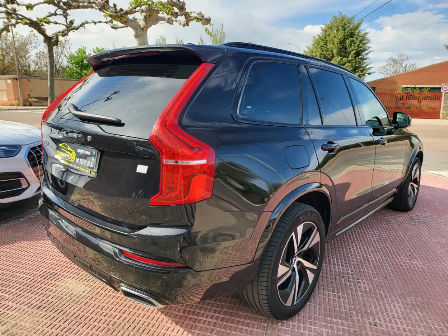 Volvo XC90 T8 Recharge R-Design AWD Aut. Negro - 2