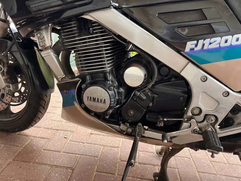 Yamaha FJ 1200 - foto 7