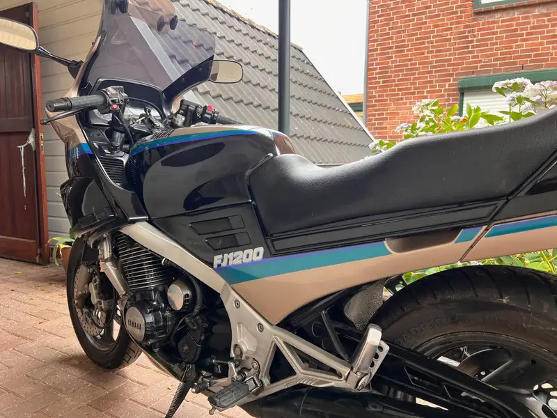 Yamaha FJ 1200 - foto 8