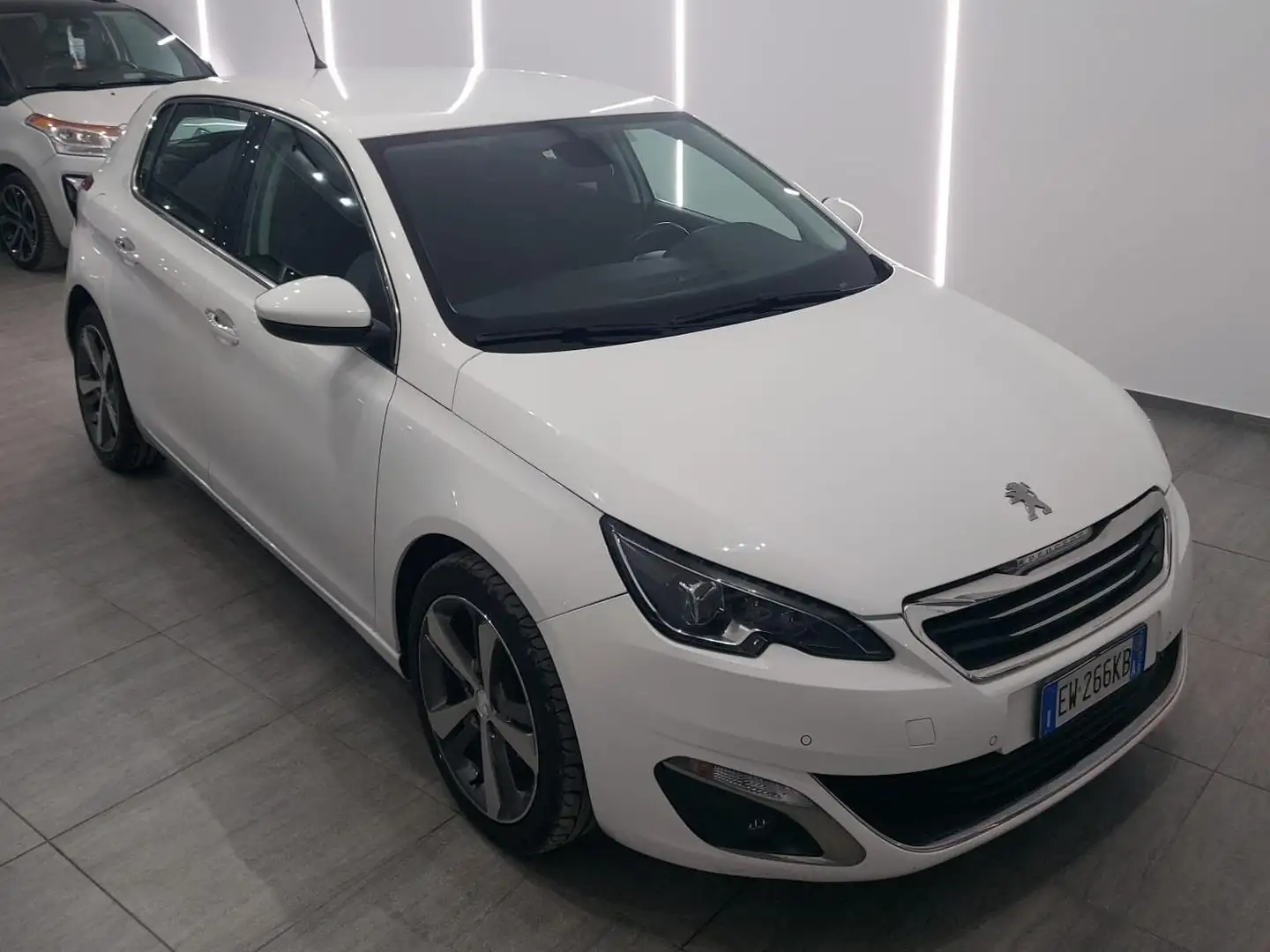 Peugeot 308 308 II 2013 5p 1.6 e-hdi 8v Allure s Blanc - 2