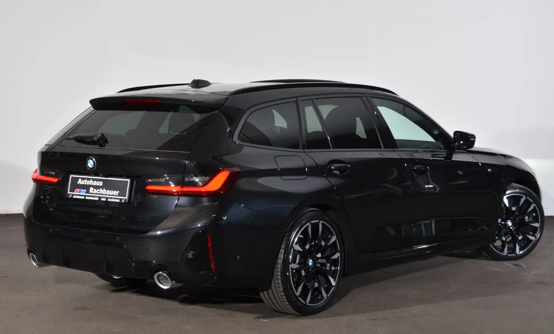 BMW 320 d xDrive Schwarz - 2