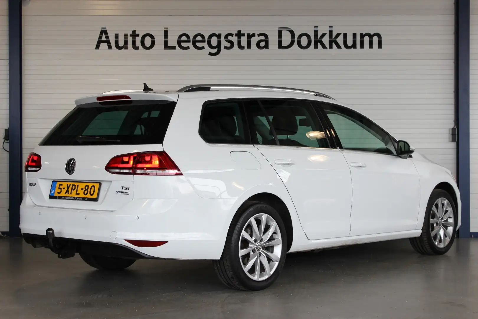 Volkswagen Golf Variant 1.2 TSI Business Edition Trekhaak | Camera | Stoel Wit - 2