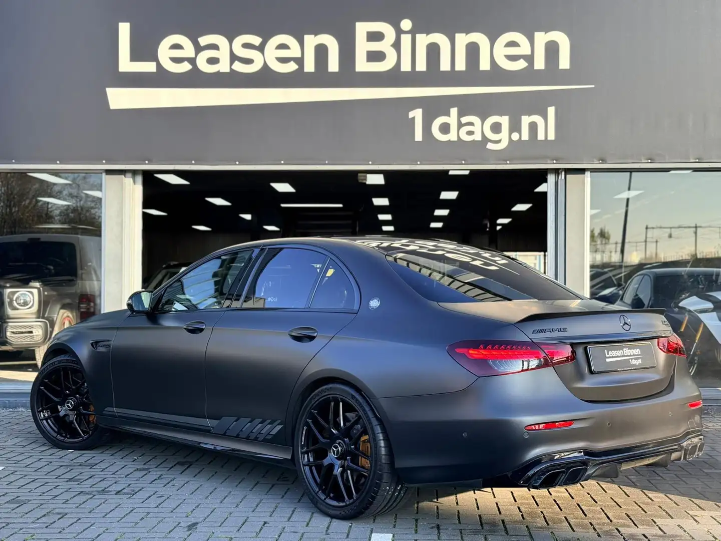 Mercedes-Benz E 63 AMG S 4MATIC Final Edition 1/999 Grijs - 2