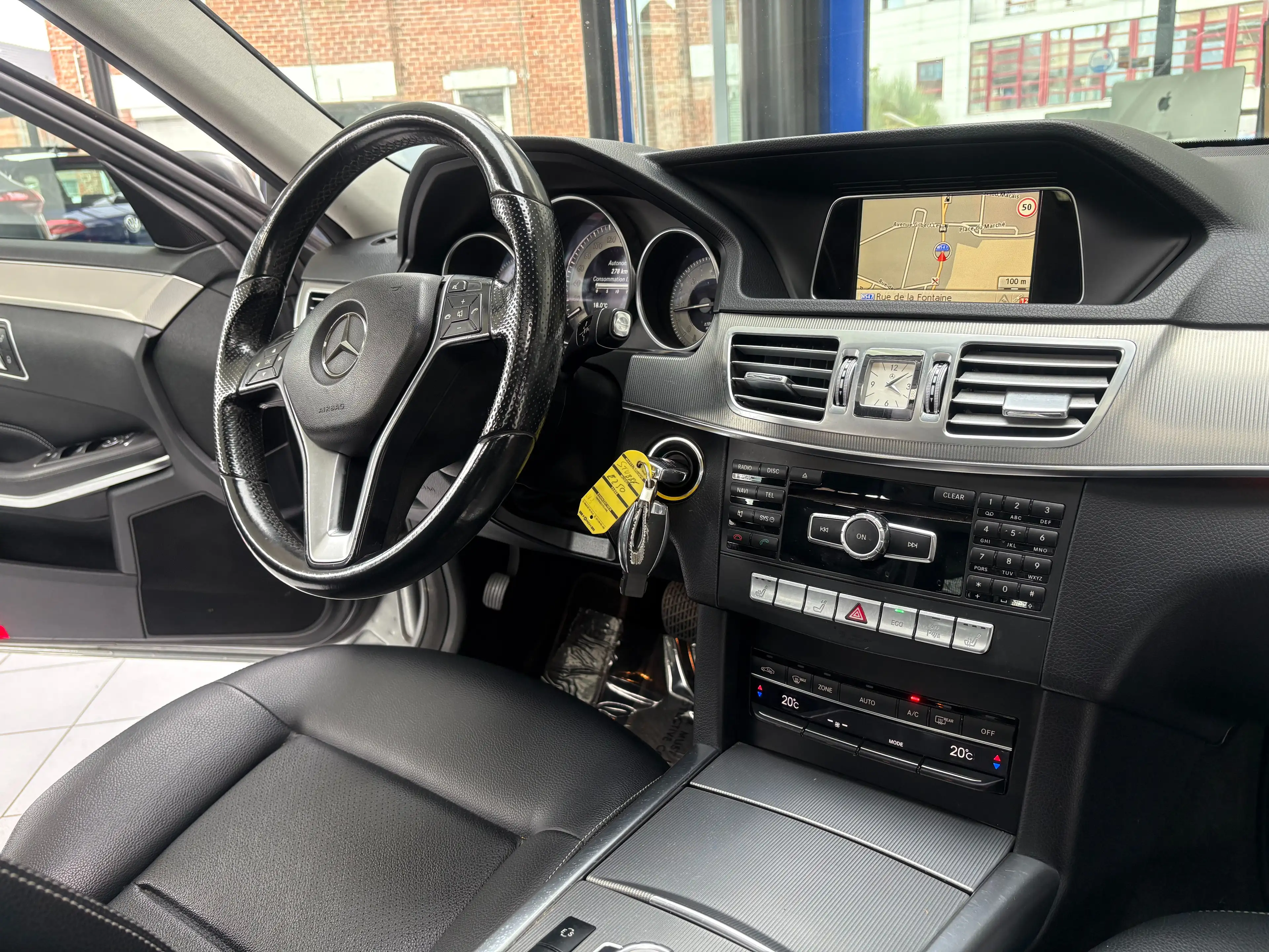 Mercedes-Benz E 250 E 250 CDI *4MATIC*XENON*TOIT*CUIR*GPS*PDC*JANTE* — photo 13