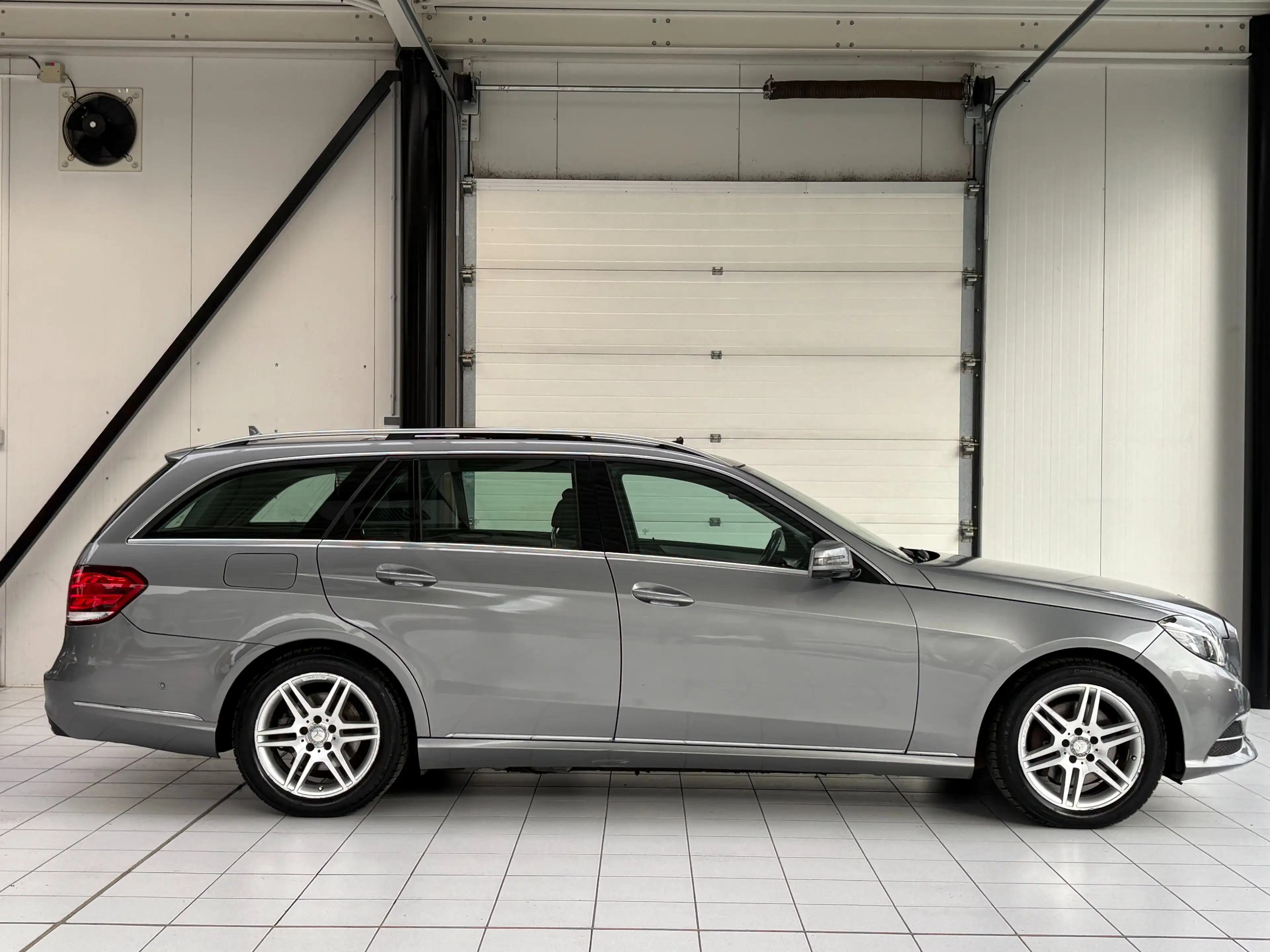 Mercedes-Benz E 250 E 250 CDI *4MATIC*XENON*TOIT*CUIR*GPS*PDC*JANTE* — photo 6