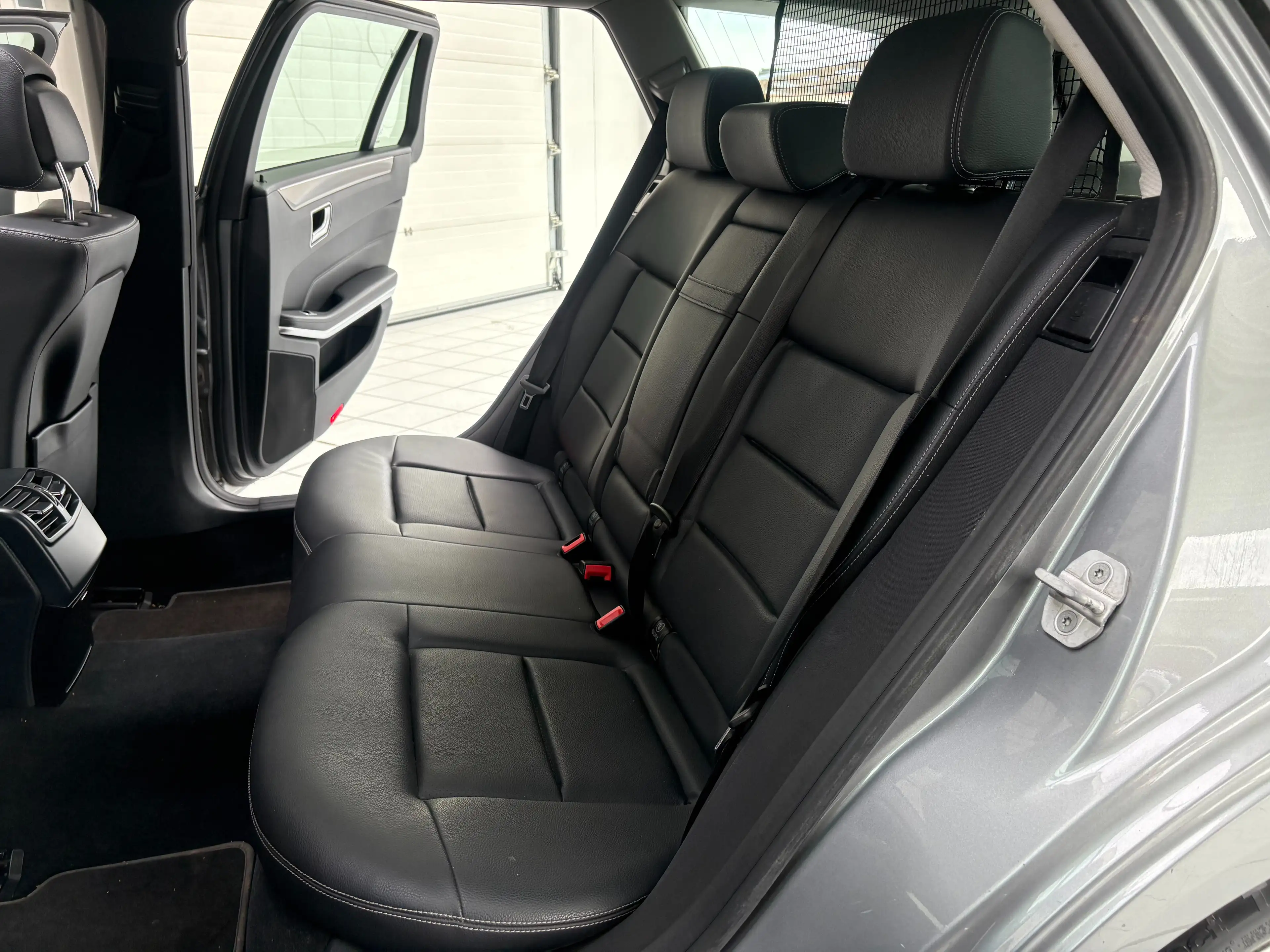Mercedes-Benz E 250 E 250 CDI *4MATIC*XENON*TOIT*CUIR*GPS*PDC*JANTE* — photo 10