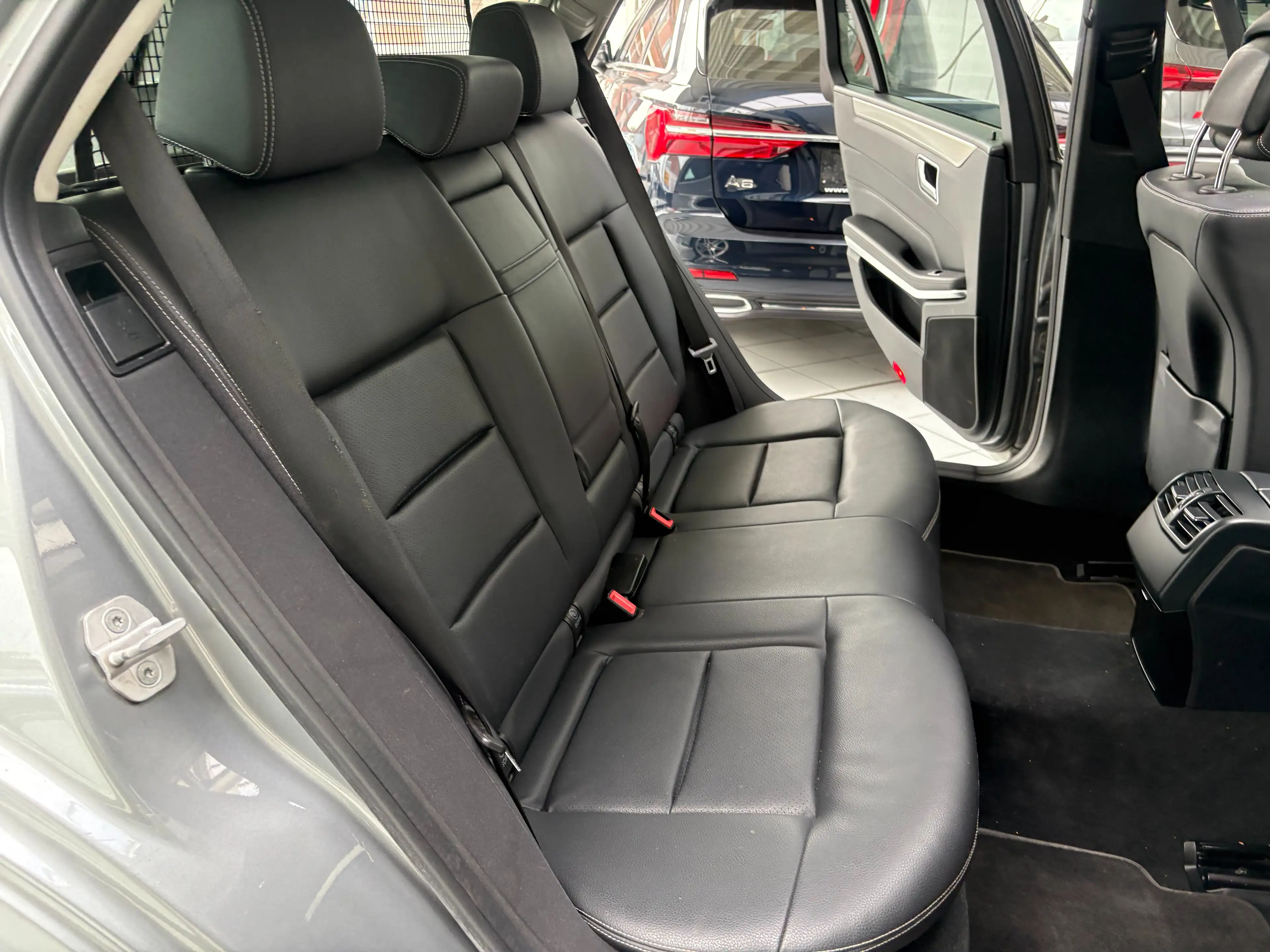 Mercedes-Benz E 250 E 250 CDI *4MATIC*XENON*TOIT*CUIR*GPS*PDC*JANTE* — photo 9